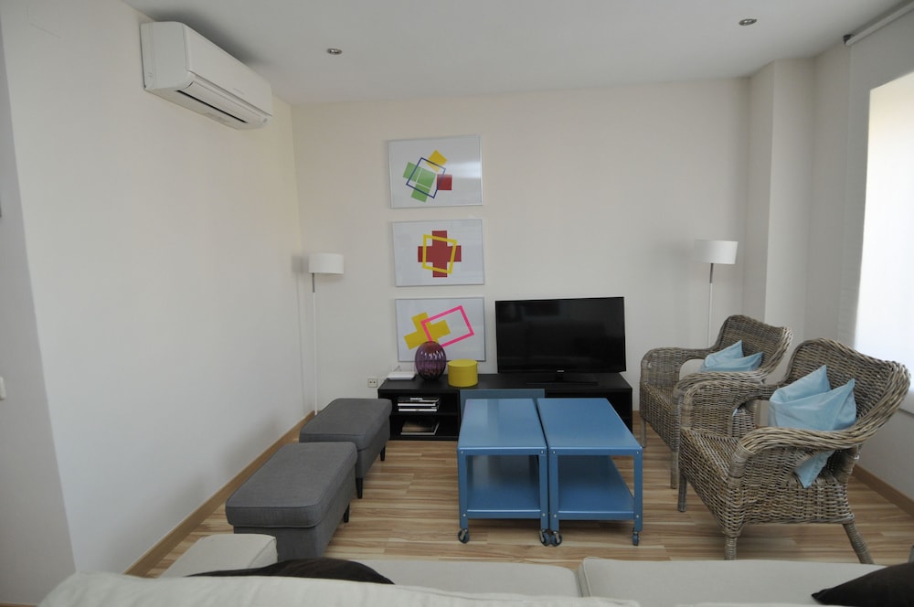 Mola! Suites
