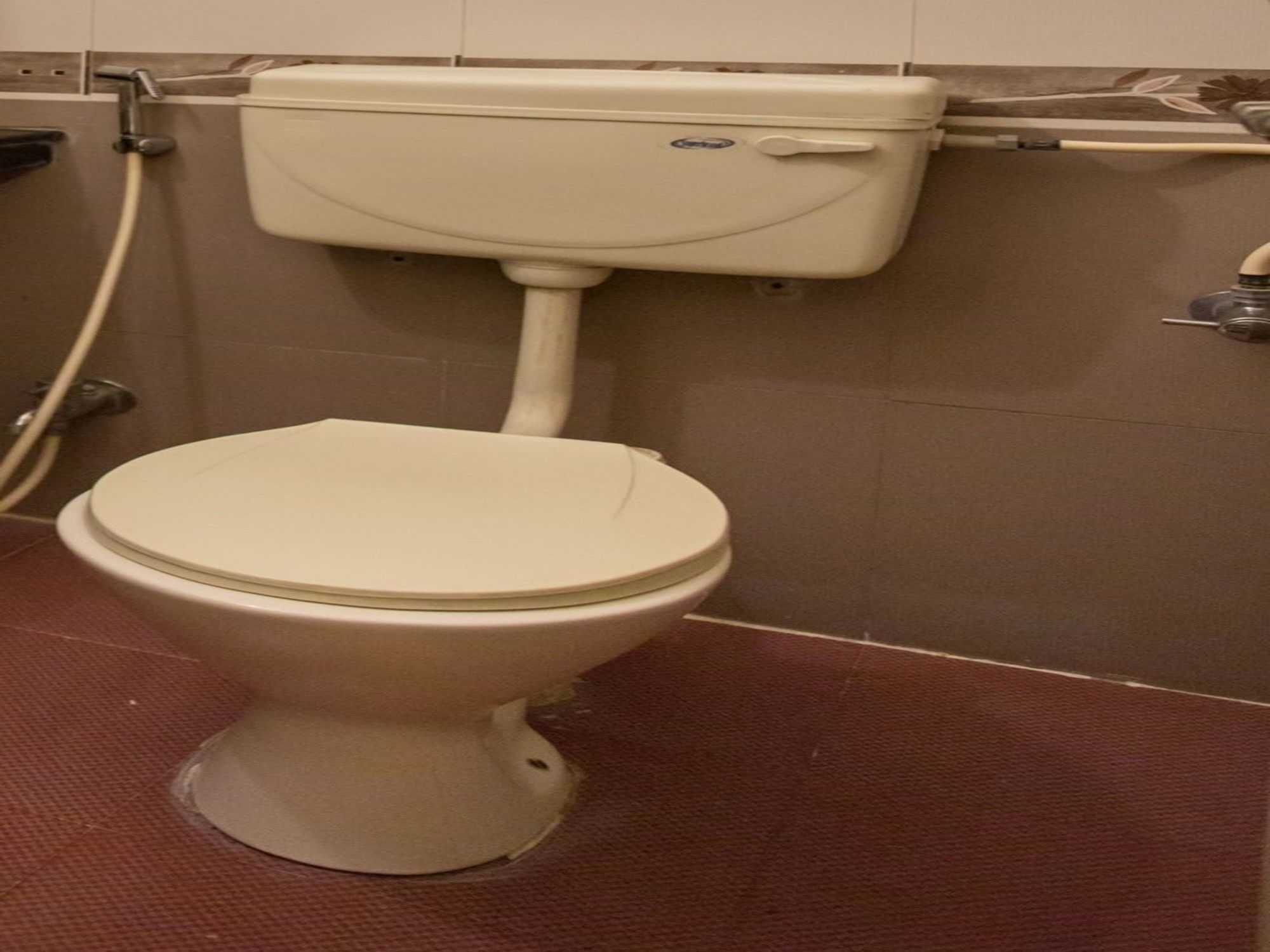 Hotel Eminent By OYO Rooms