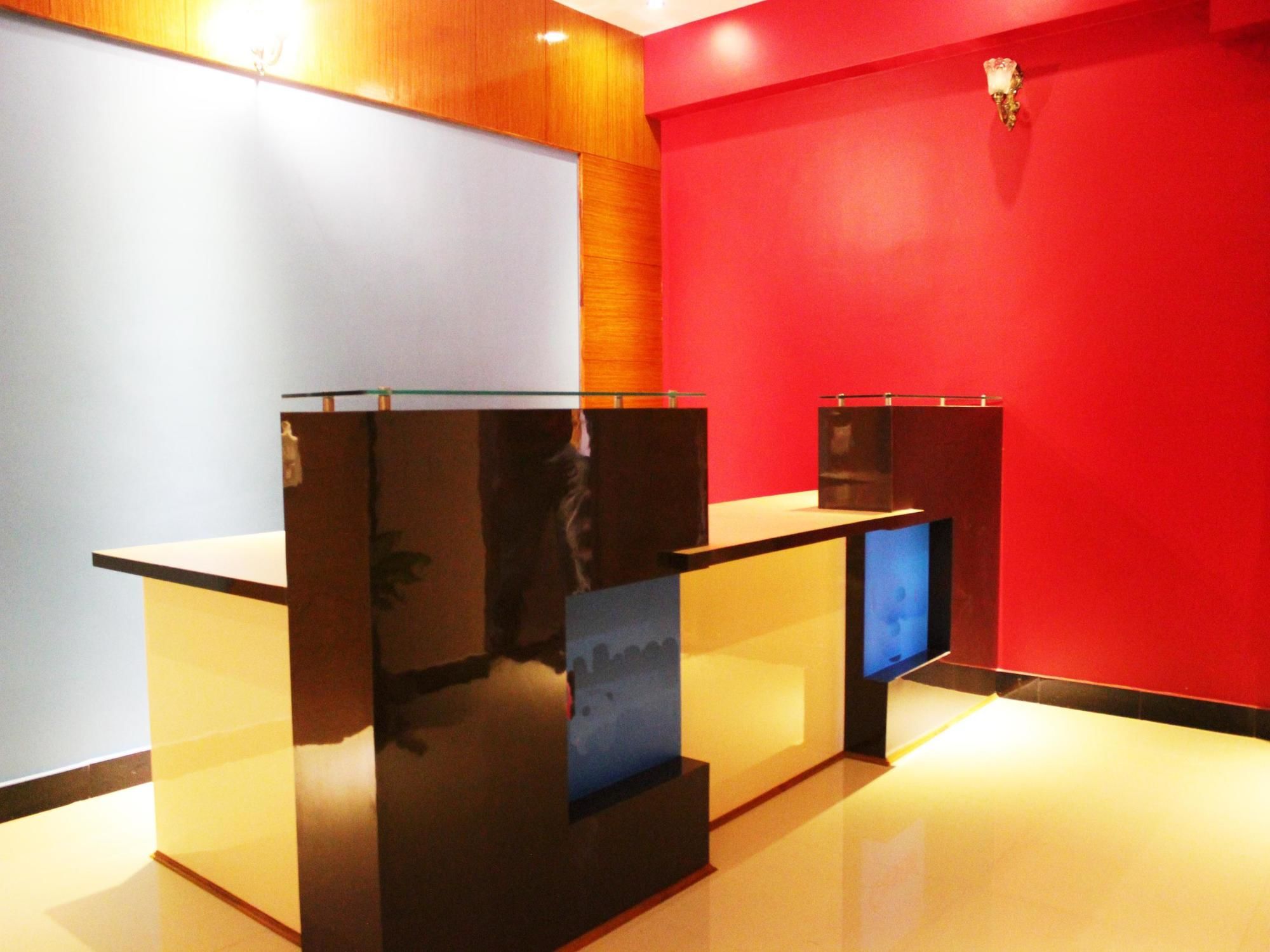 OYO Apartments MG Road Manipal Center