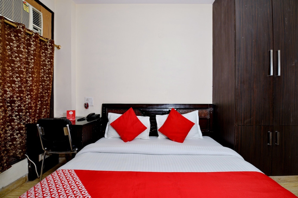 Hotel Lotus B&B By OYO Rooms