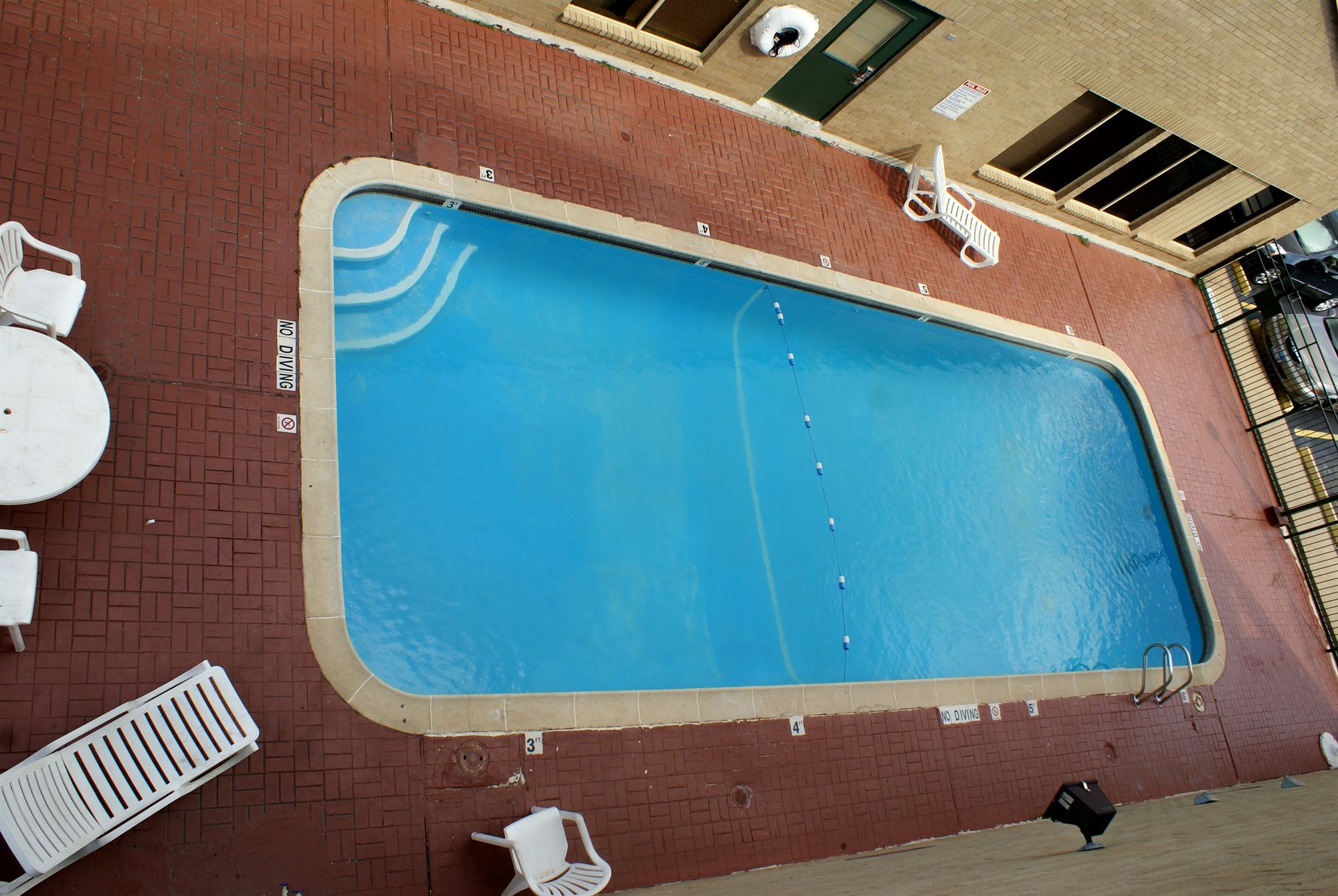 Howard Johnson by Wyndham Houston Hobby Airport