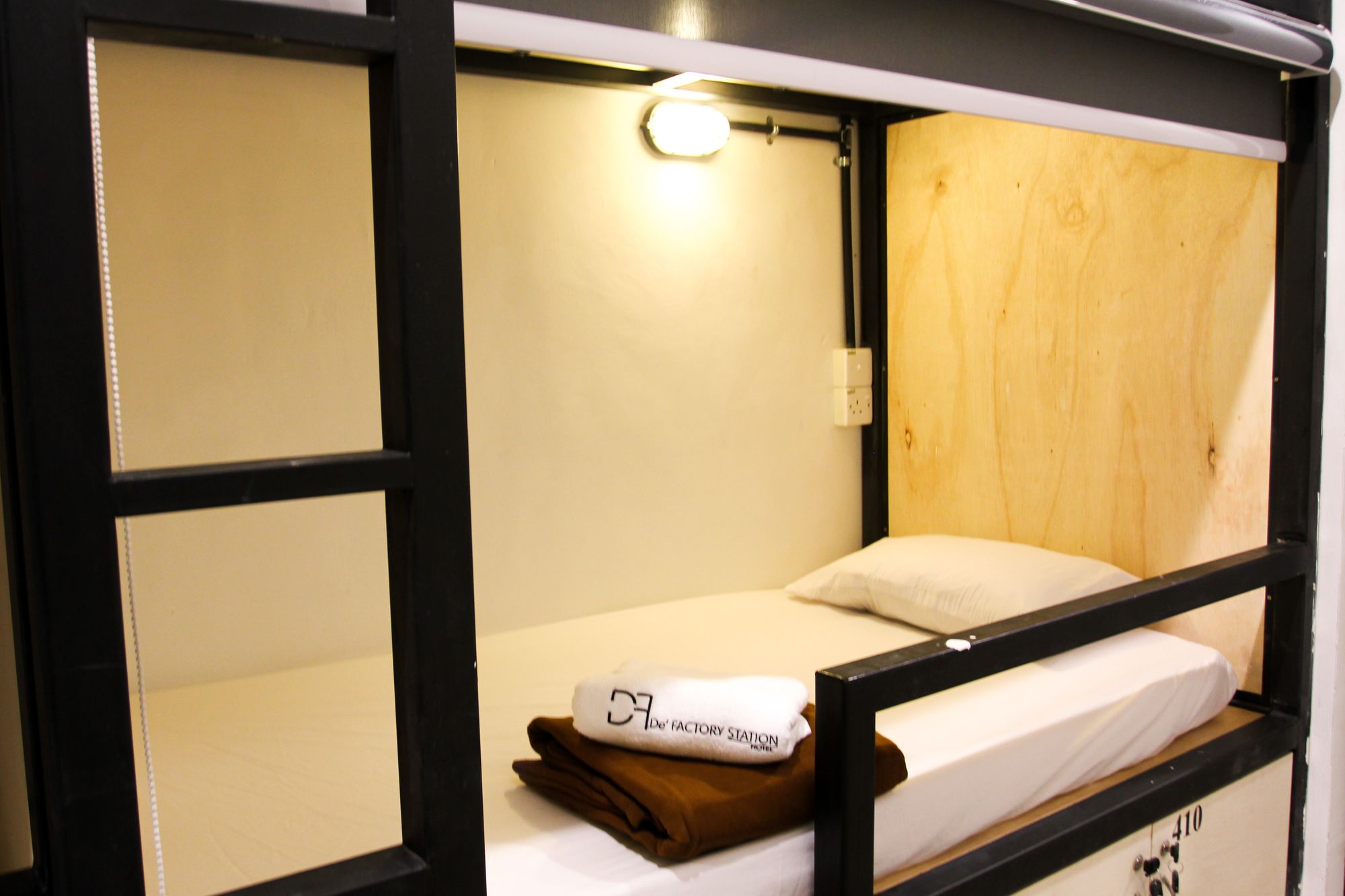 De Factory Station Hotel