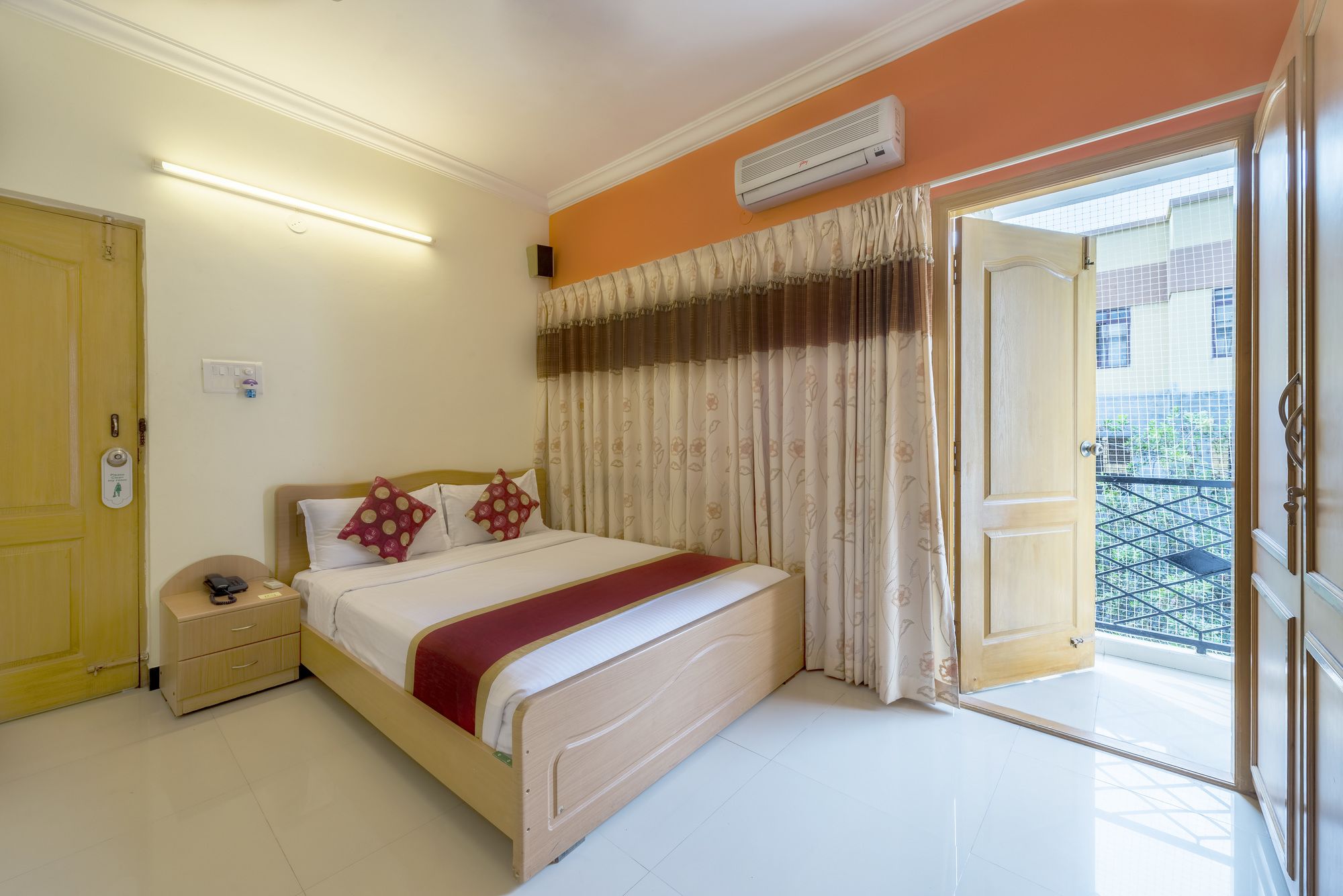 Hotel Raj Comforts