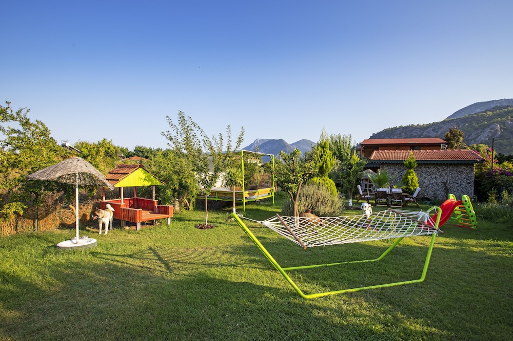 Cirali Flora Pension