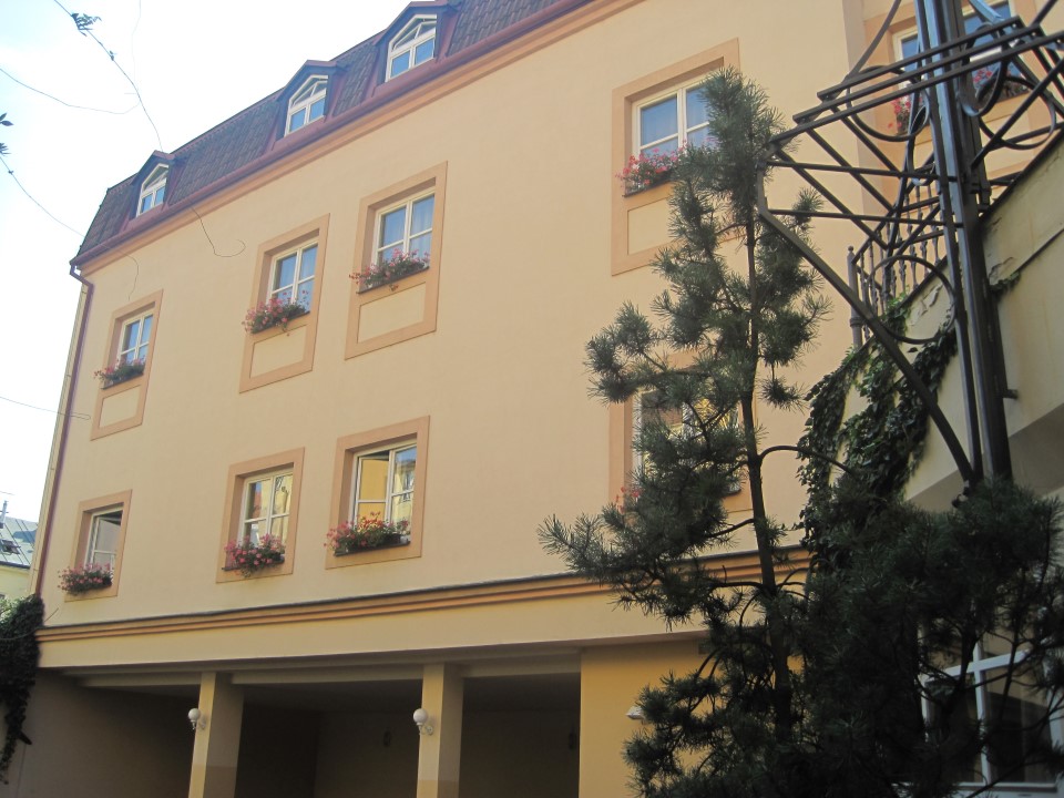 Abri Hotel