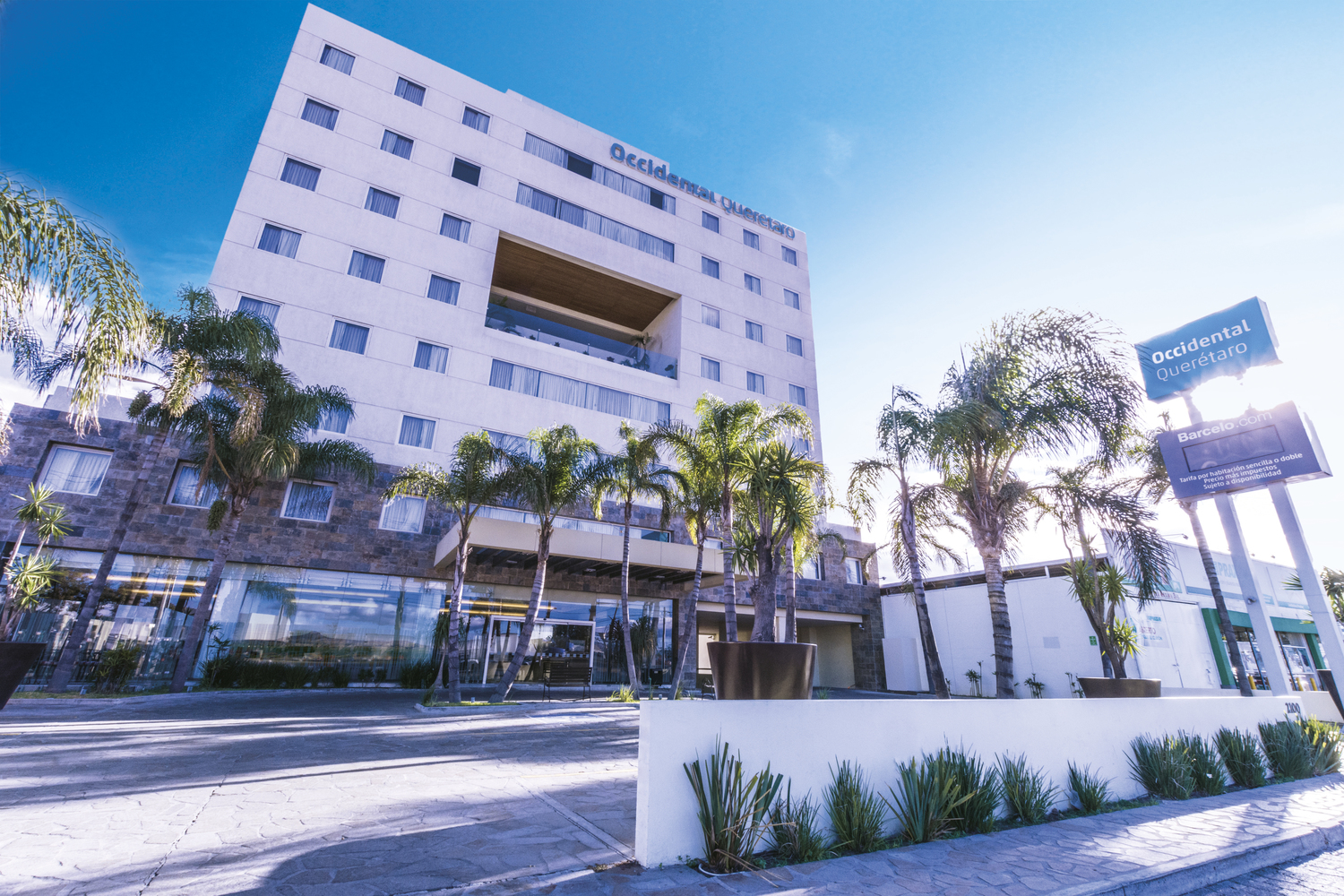 Hotel Crown Victoria