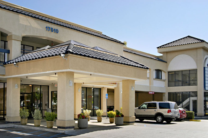 Days Inn & Suites by Wyndham Artesia