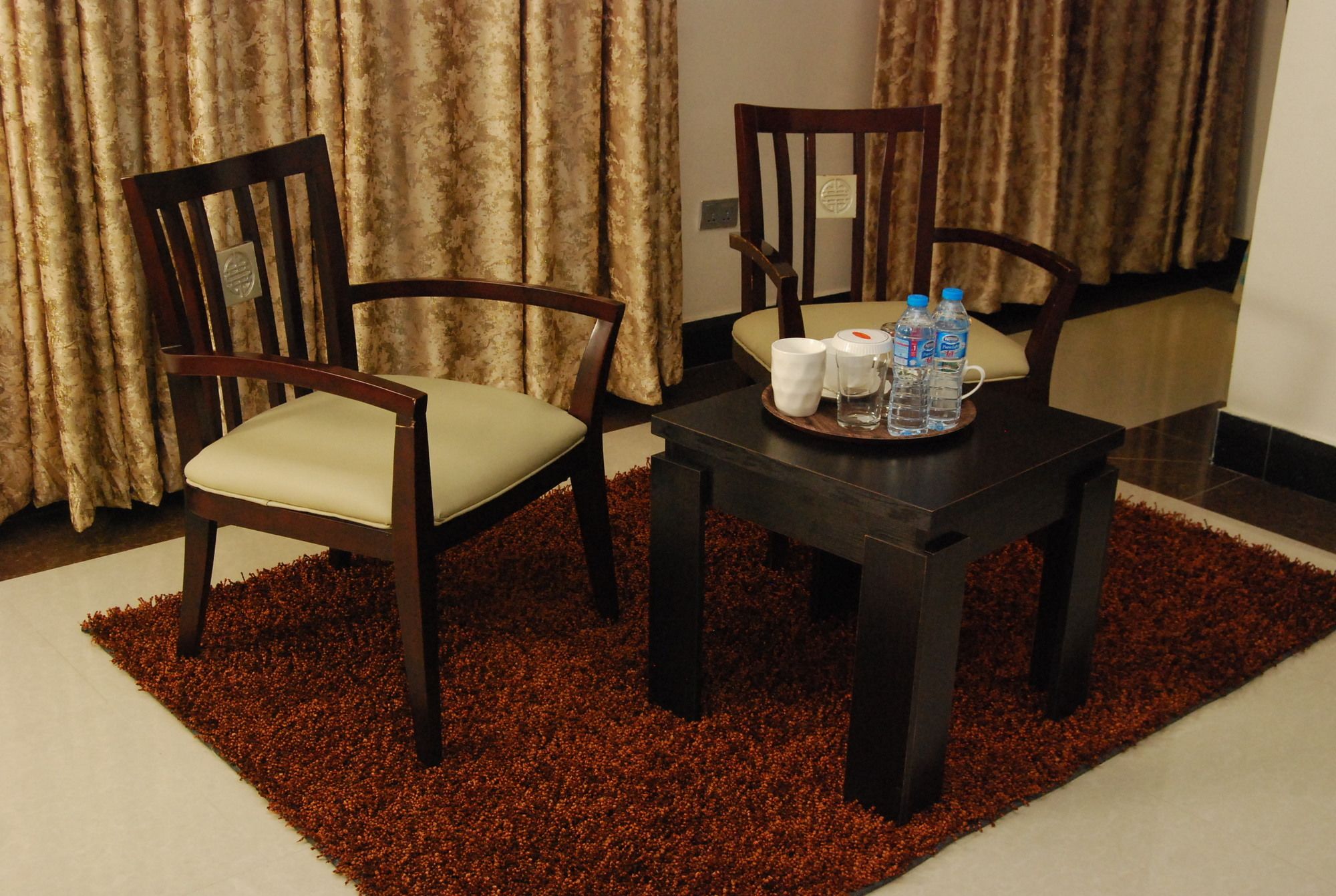 Grandbee Apartment and Residence