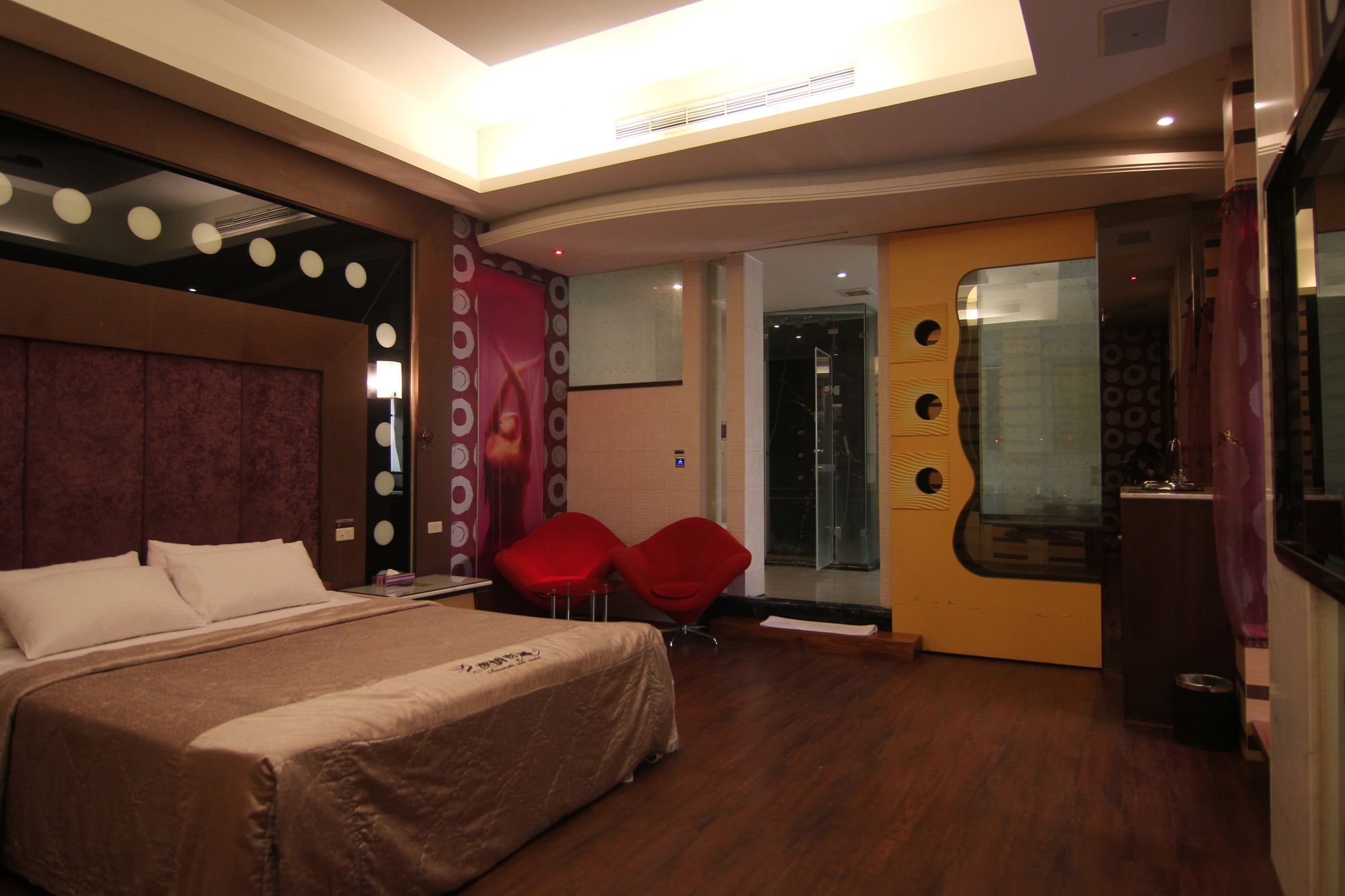 Romantic Code Motel