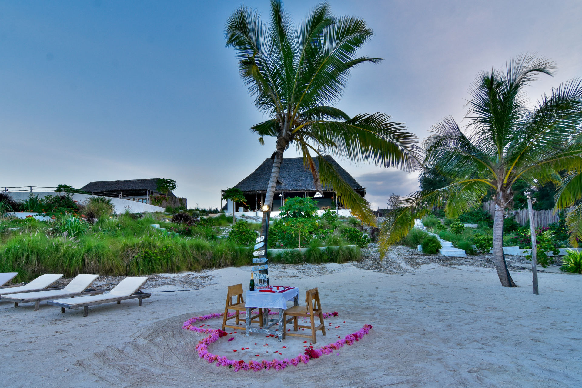 Zanbluu Beach Hotel
