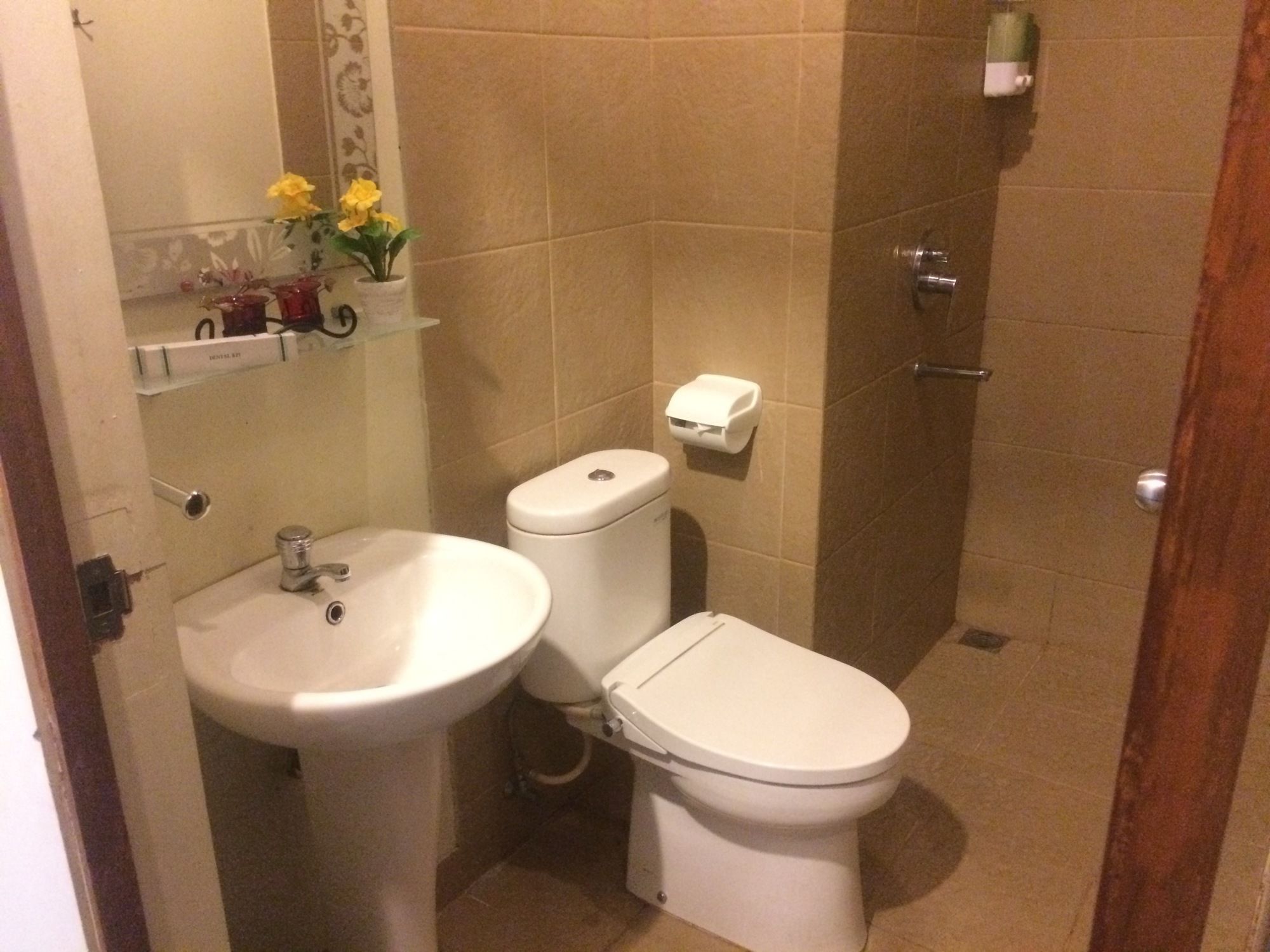 Arimbi Pejaten Suites