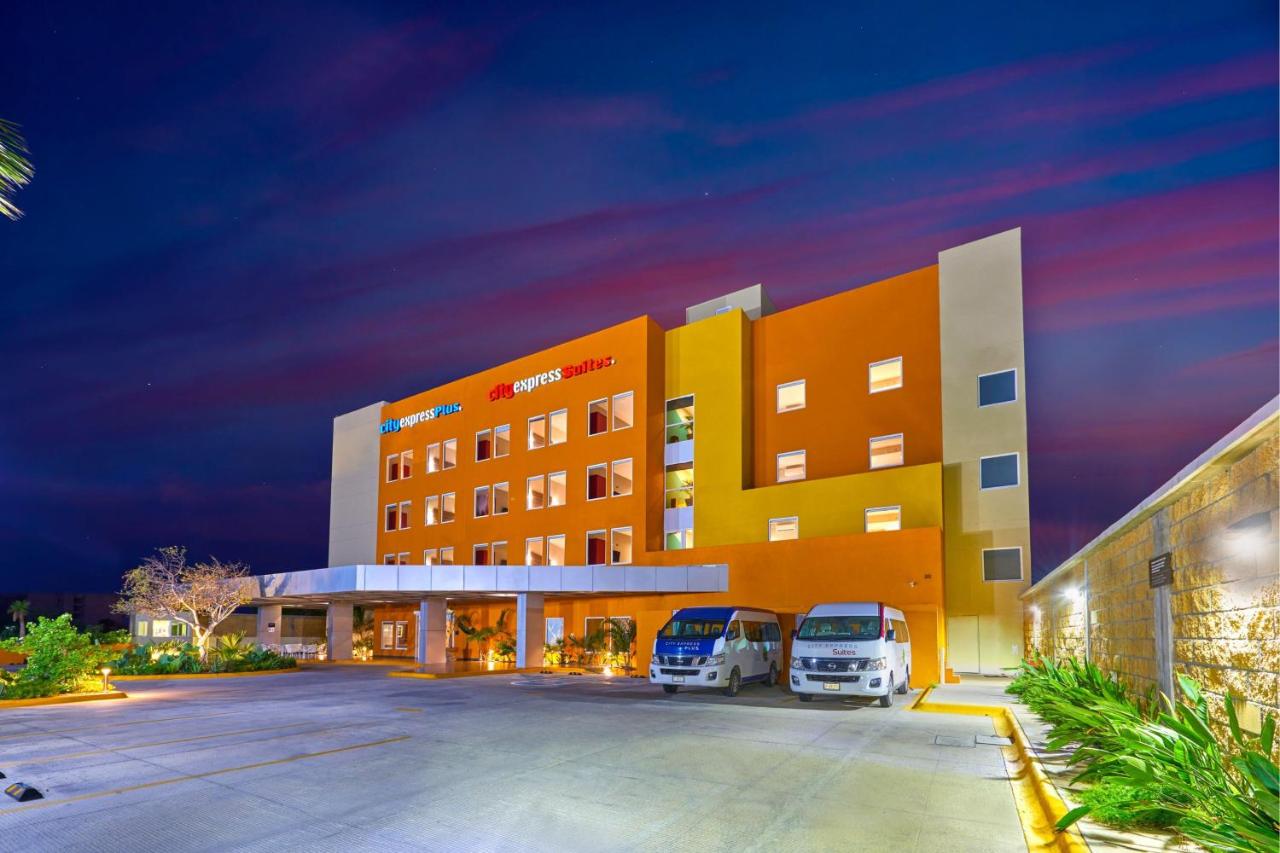 City Express Suites Cabo San Lucas