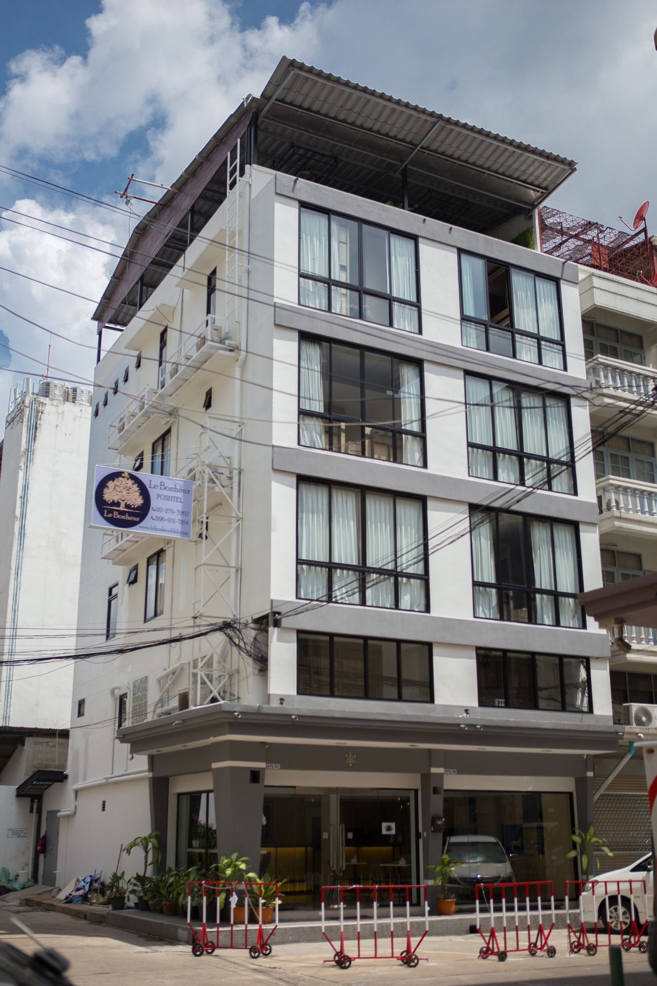 Le Bonheur Poshtel