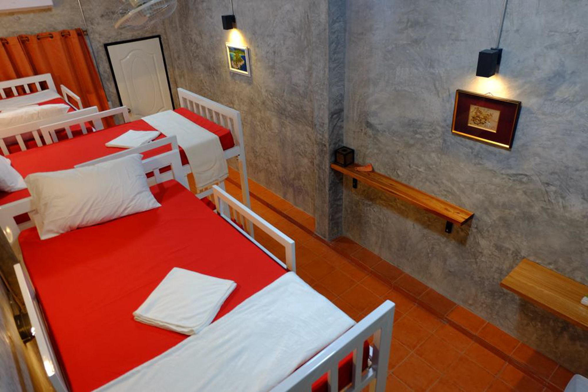 White Jail At Koh Tao Hostel