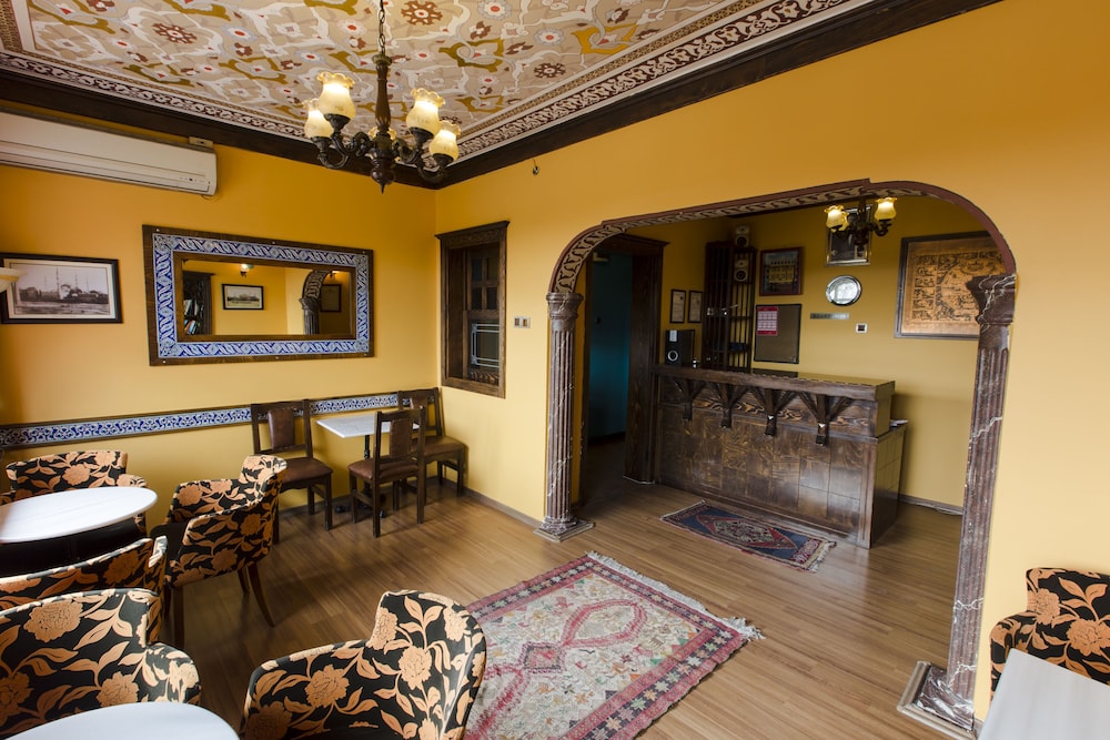 Hostal Cheers Vintage Hostel