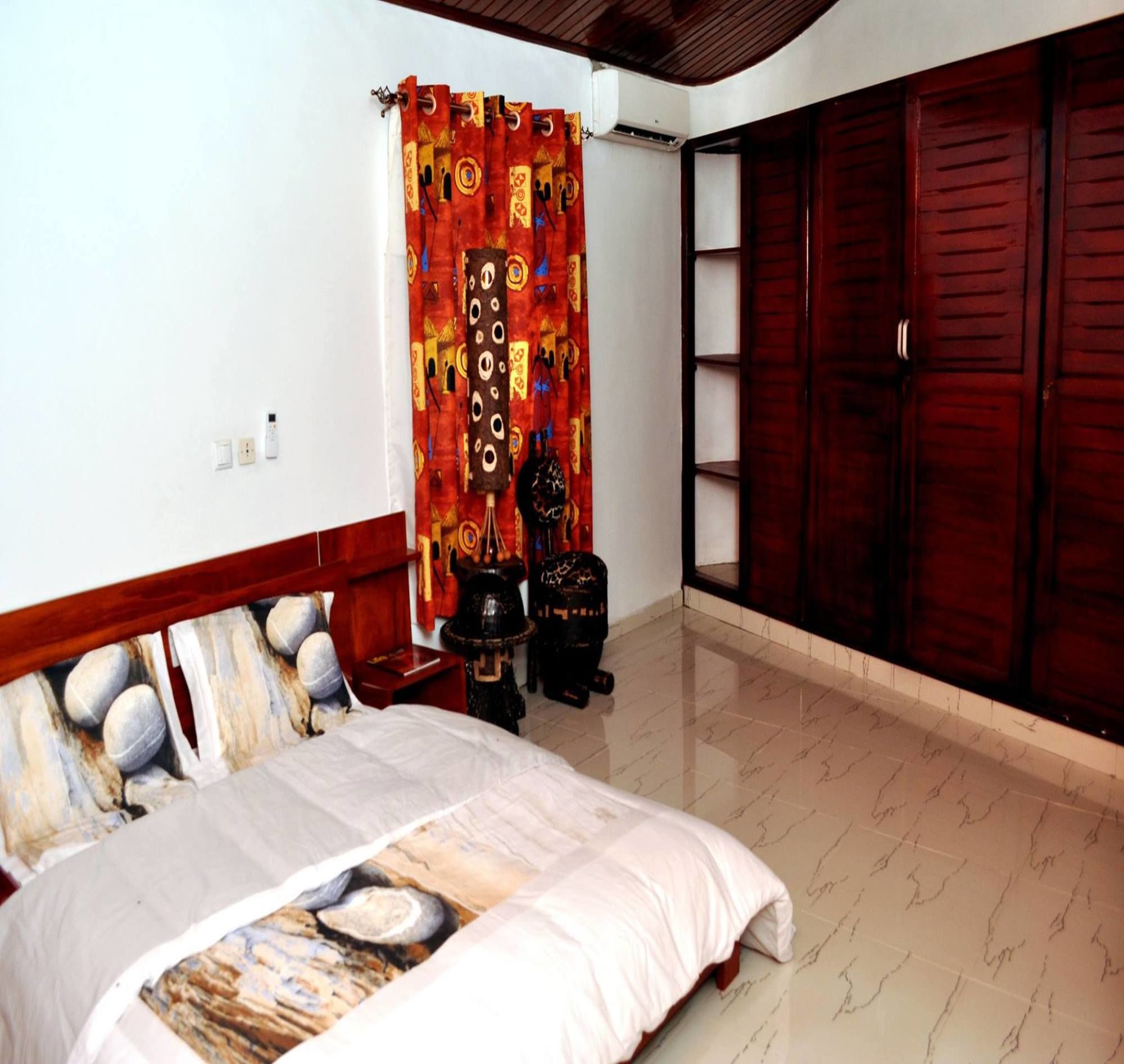 Romano Lodge