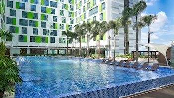 Holiday Inn & Suites Saigon Airport