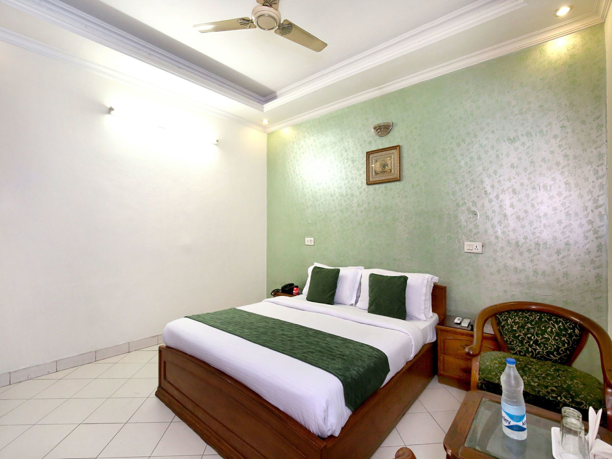 Hotel Paradise by OYO Rooms