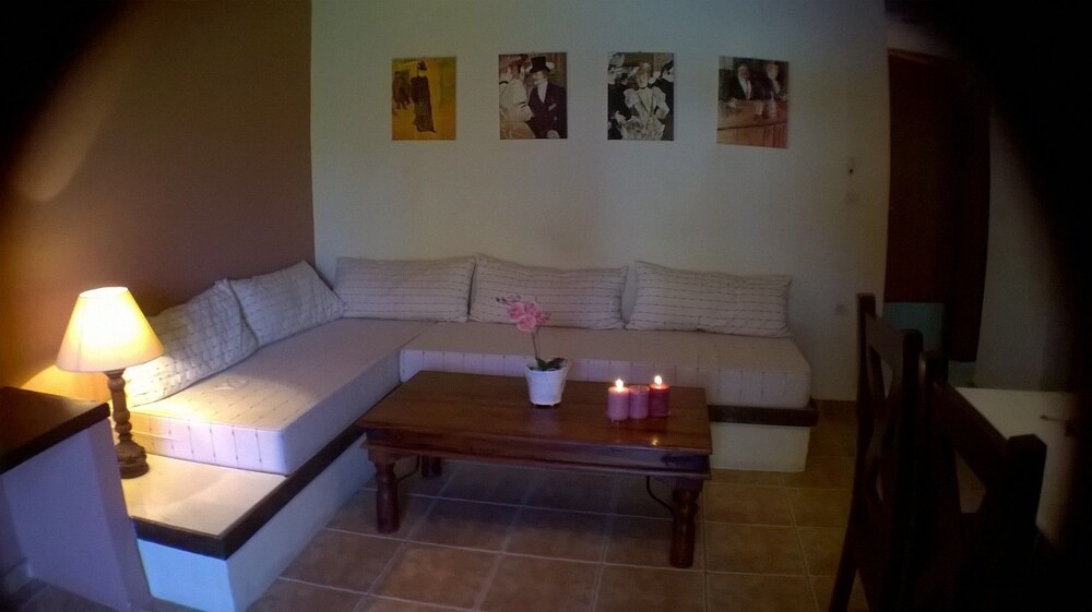 Ydna Apartments