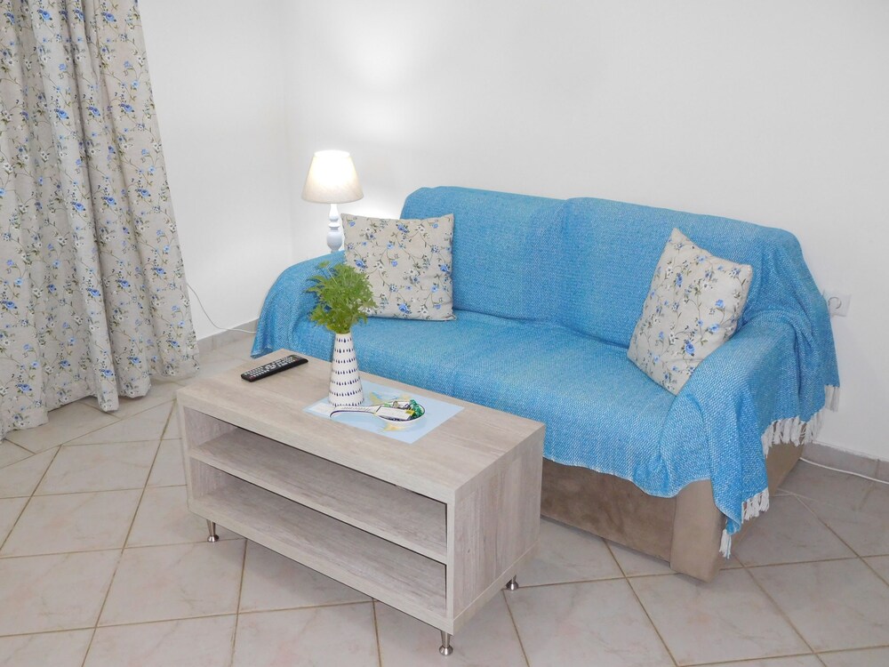 Porto Gerakas Villas & Apartments