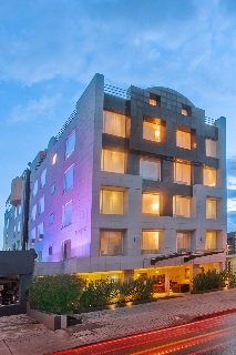 Richmond Suites Hotel