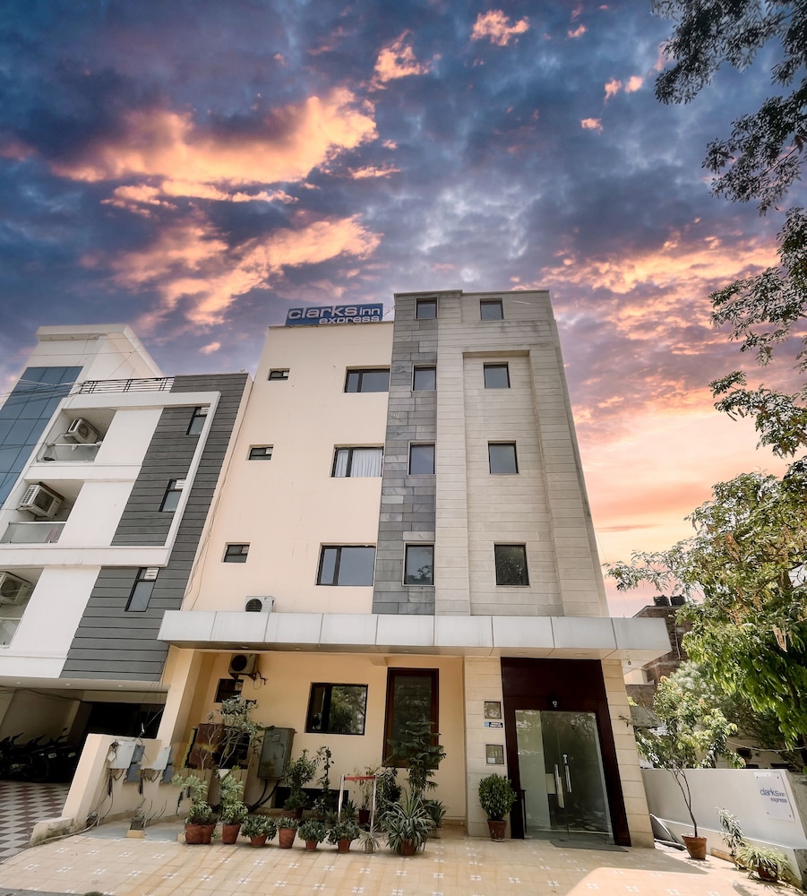 Oyo 1505 Rnb Jaipur