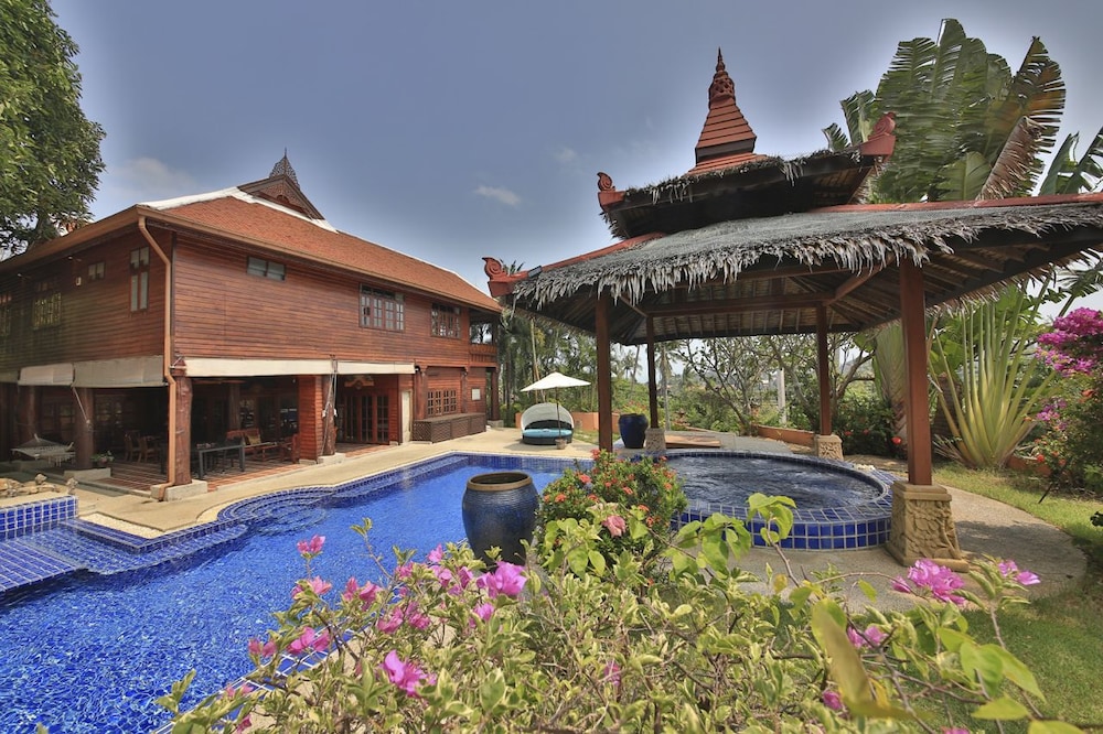 Presidential Thai Villa