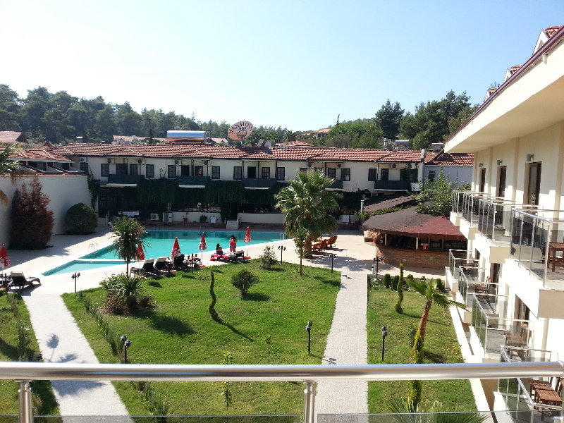 Han Deluxe Hotel & Suites