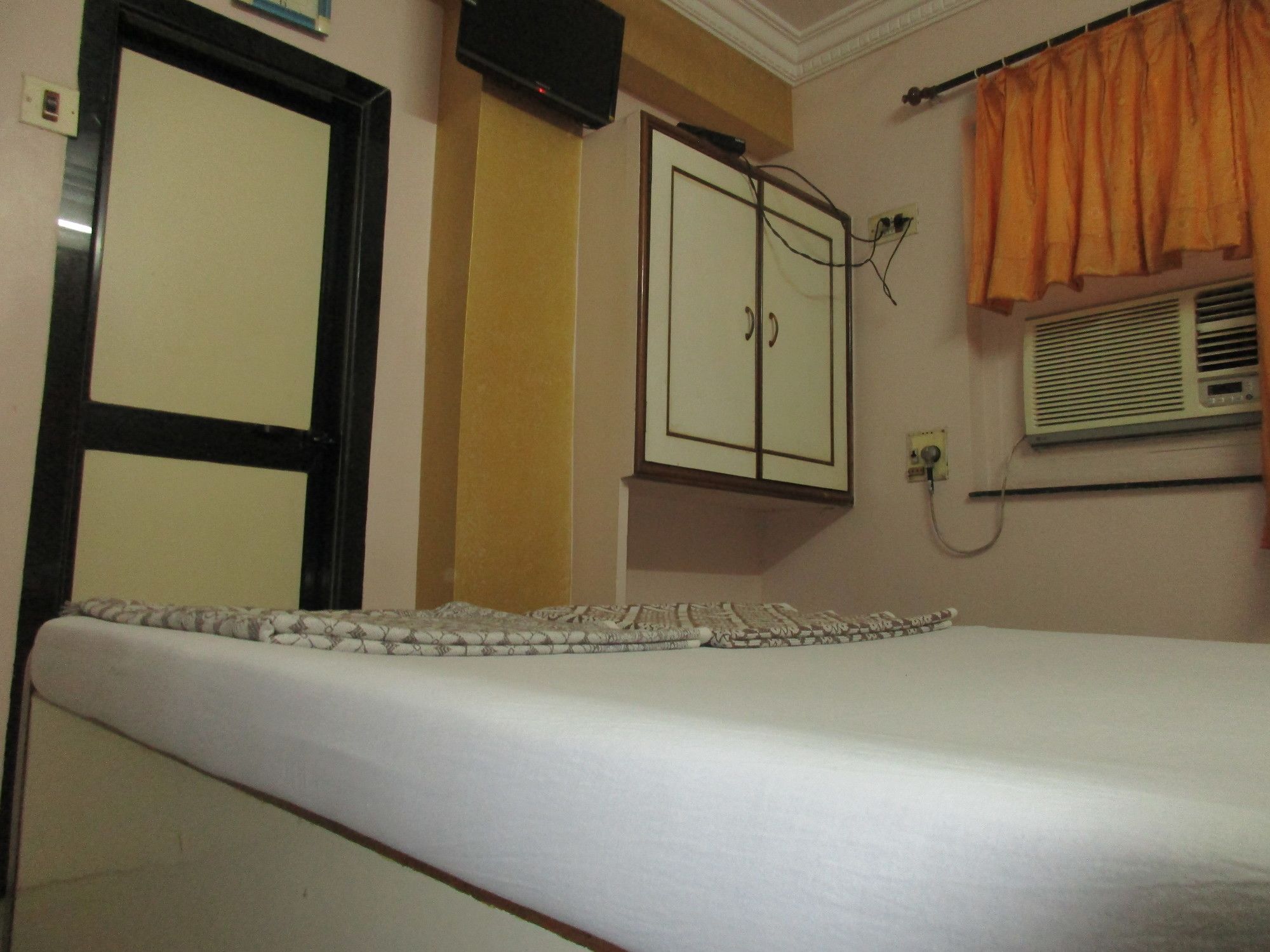 Hotel Shalimar Malad