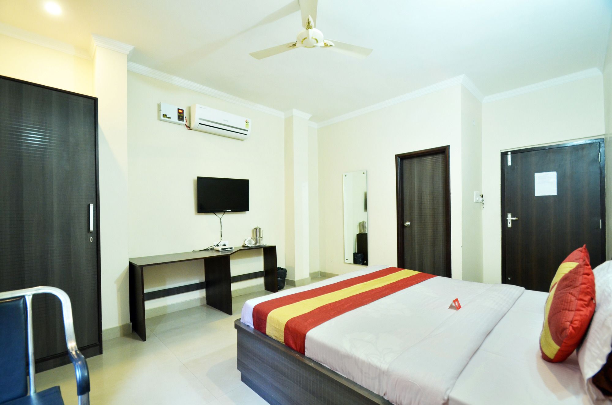 Golden Sunrise Inn by OYO Rooms