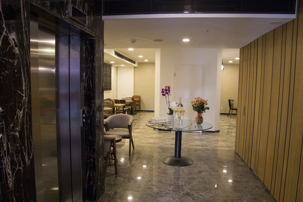 Sparkle Hotel