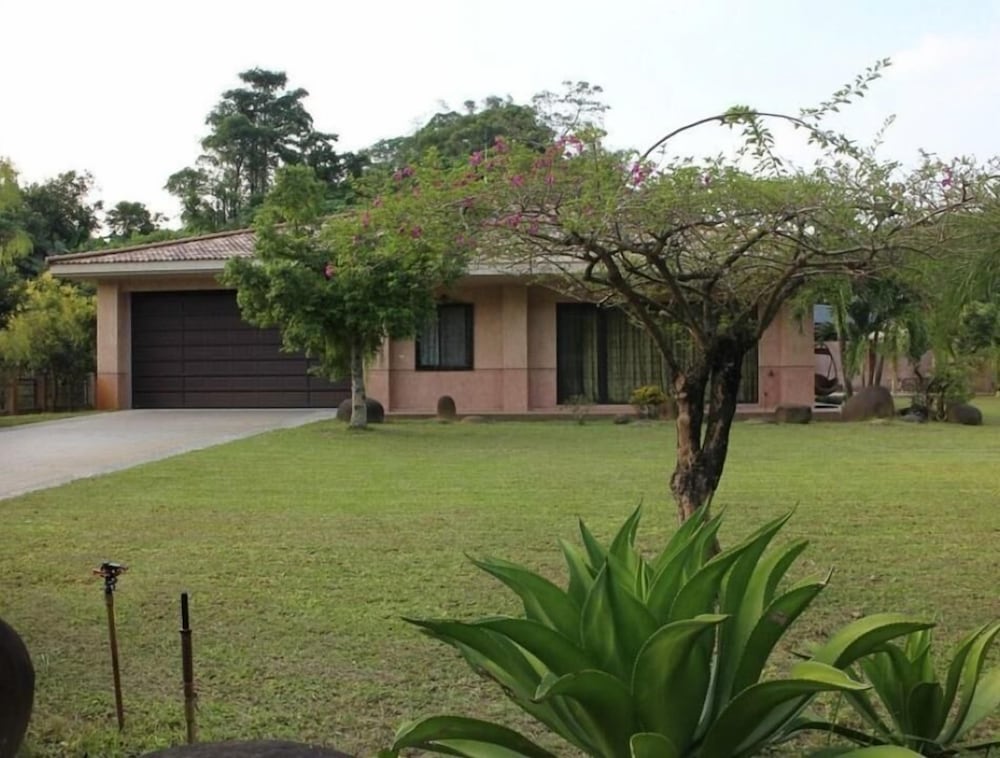 Tainan California Villa