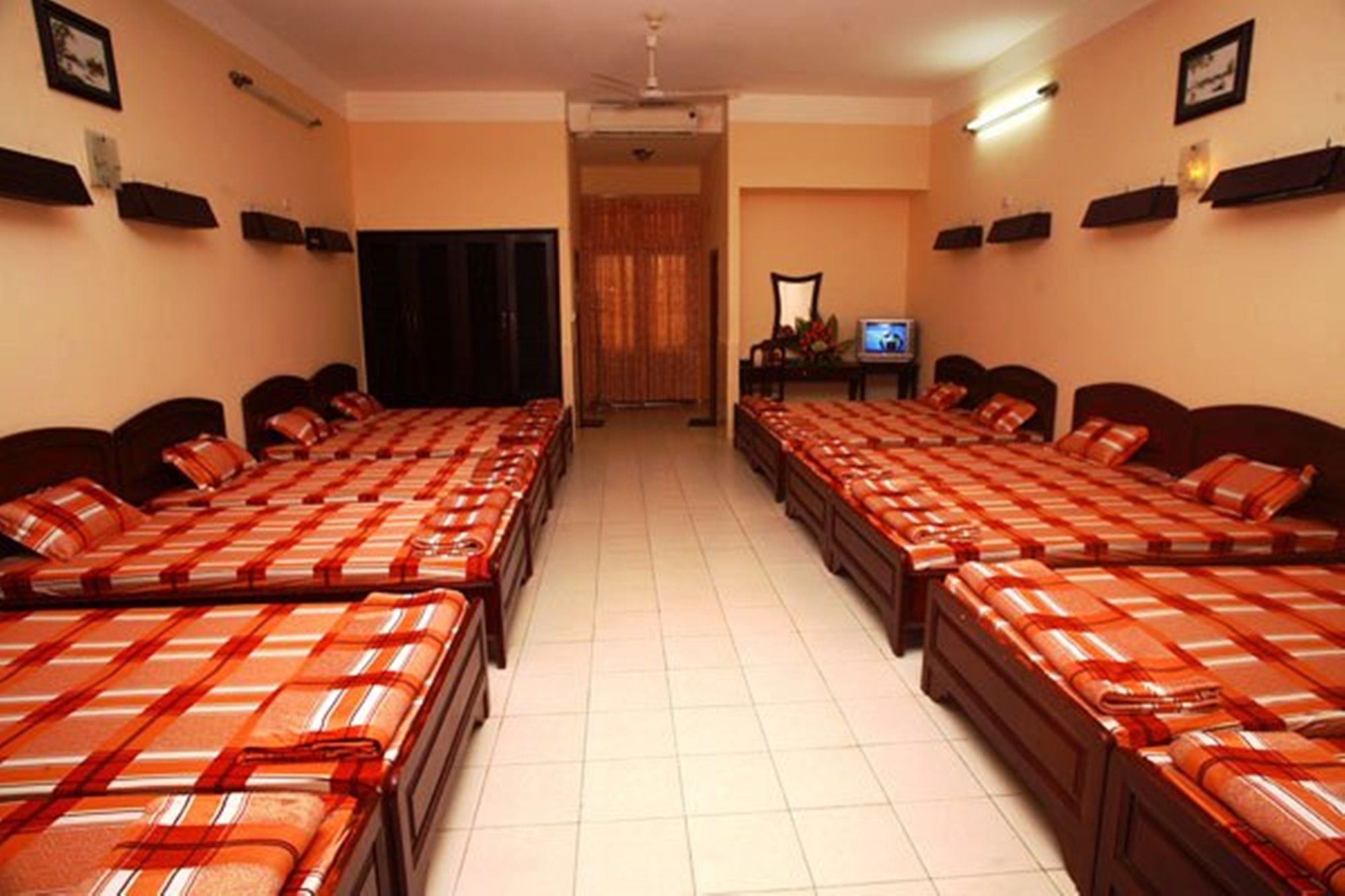 Hon Rom Central Beach Resort