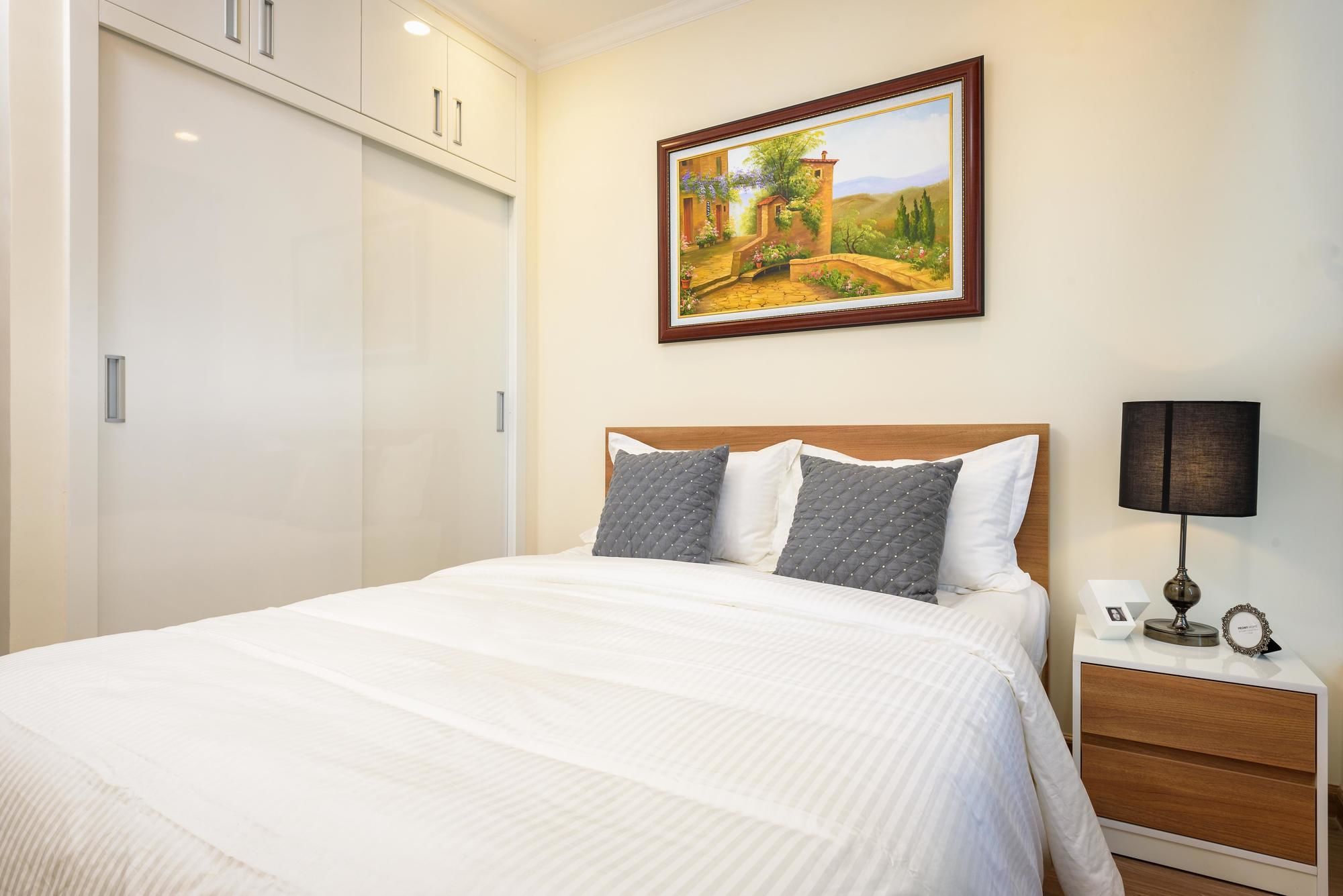 Central Park 1 Bedroom Apartment
