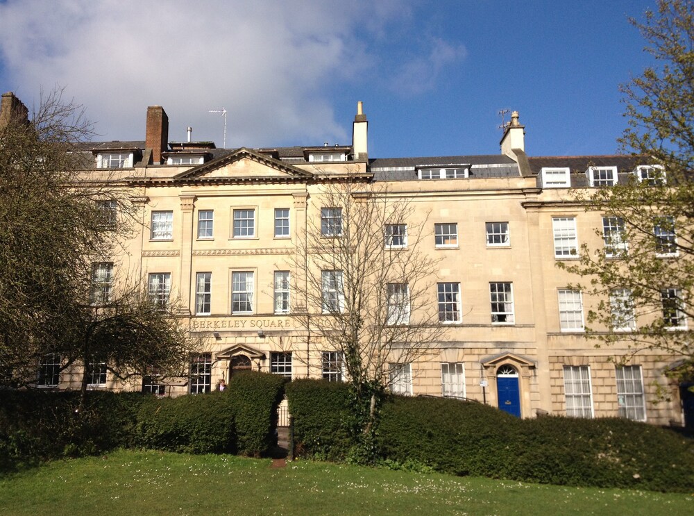 Berkeley Square Classic .