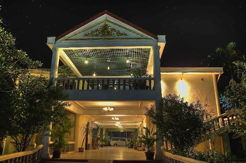 Hibiscus Angkor Resort