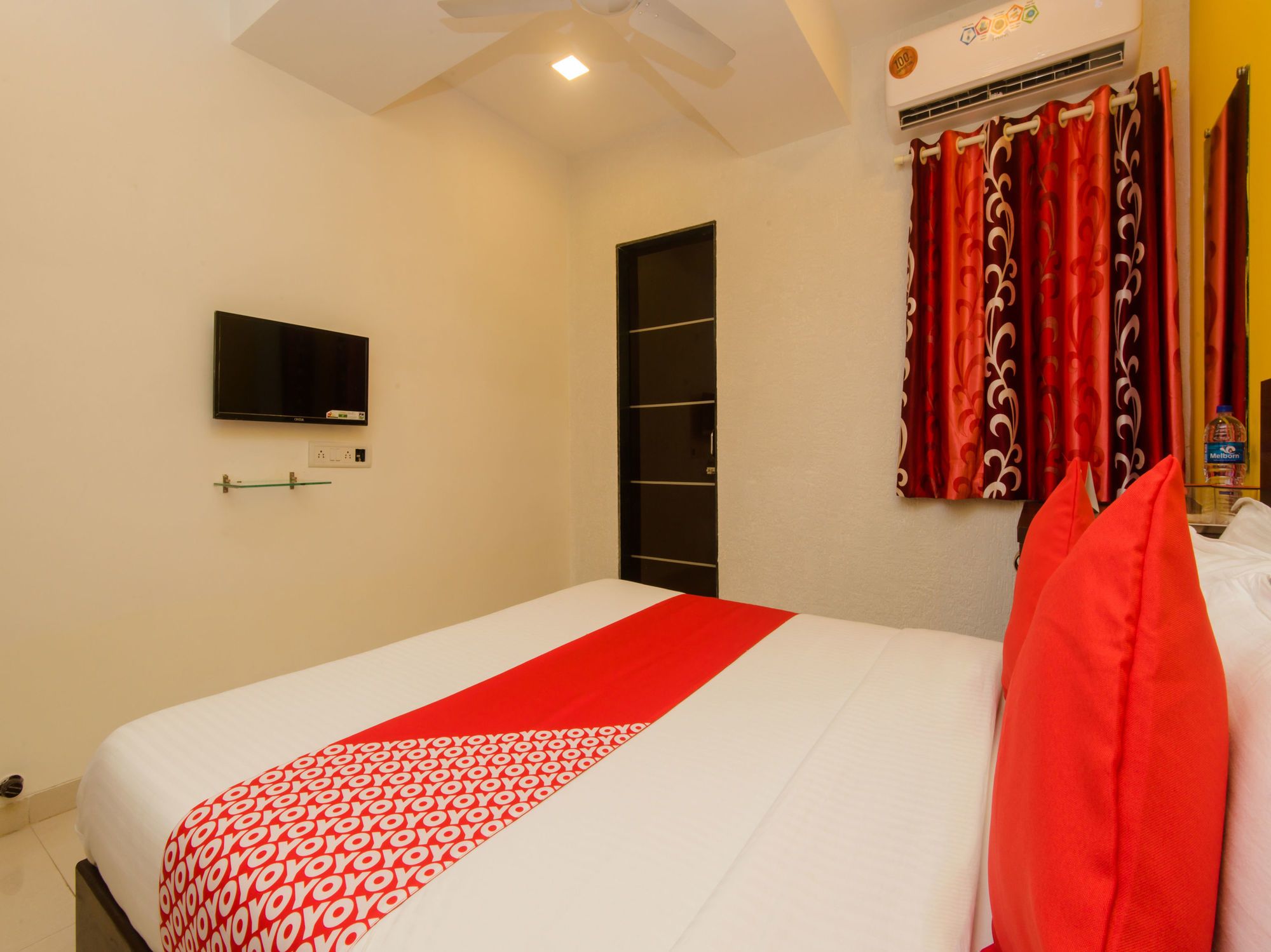 Oyo 11498 Hotel Bliss Executive