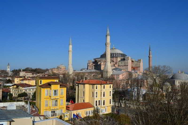Ares Hotel