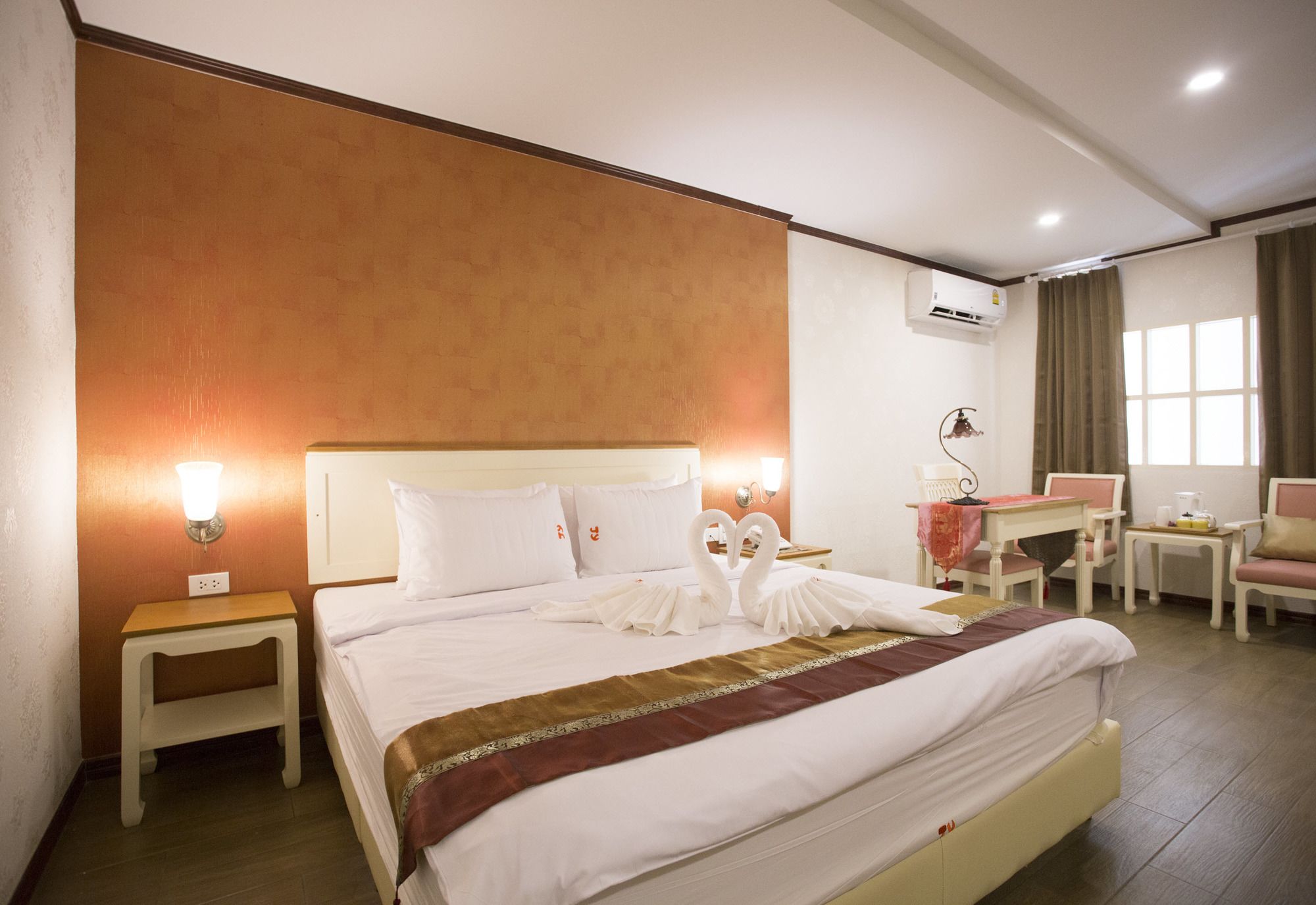 J&Y Hotel