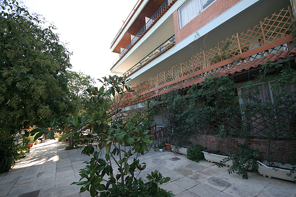 Les Amis Airport Hotel