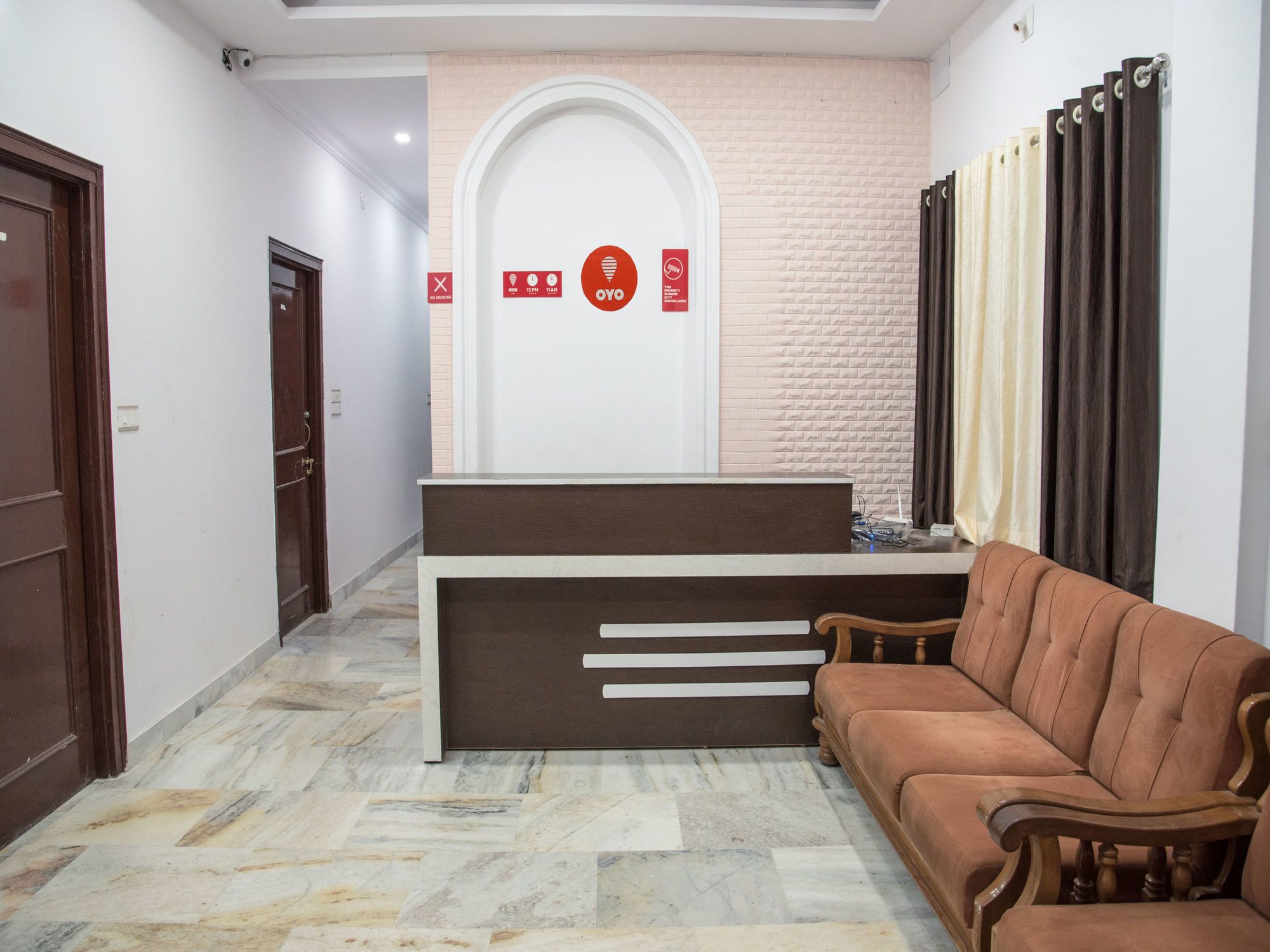 Hotel Royal T By OYO Rooms