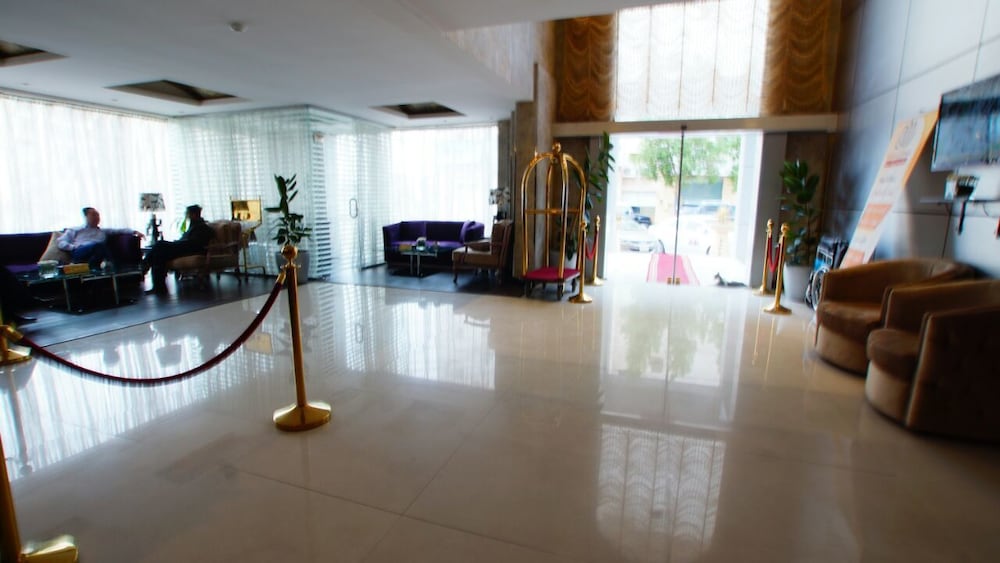 Al Muhaidb Black Box Hotel