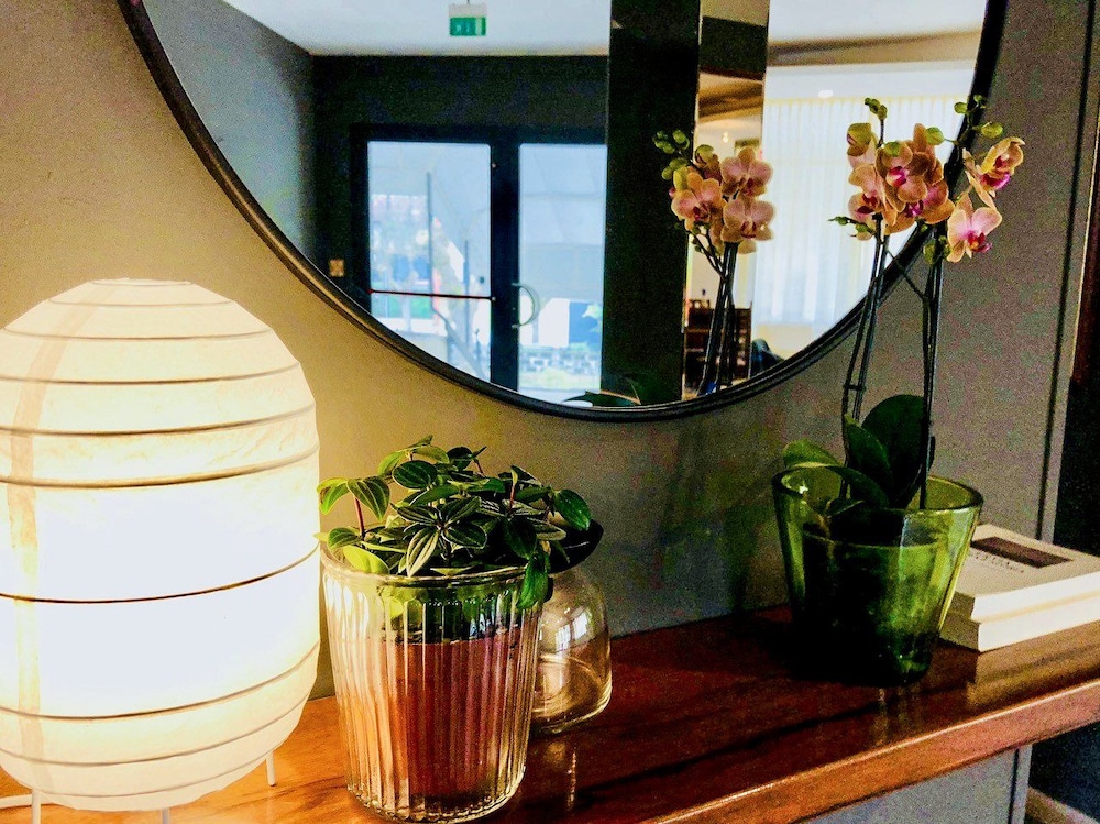 Aplo Hotel