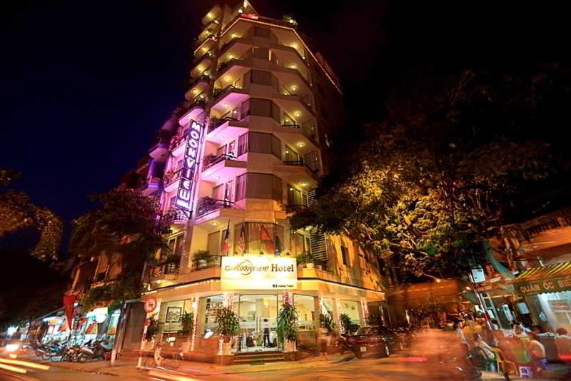 Moon View 1 Hotel