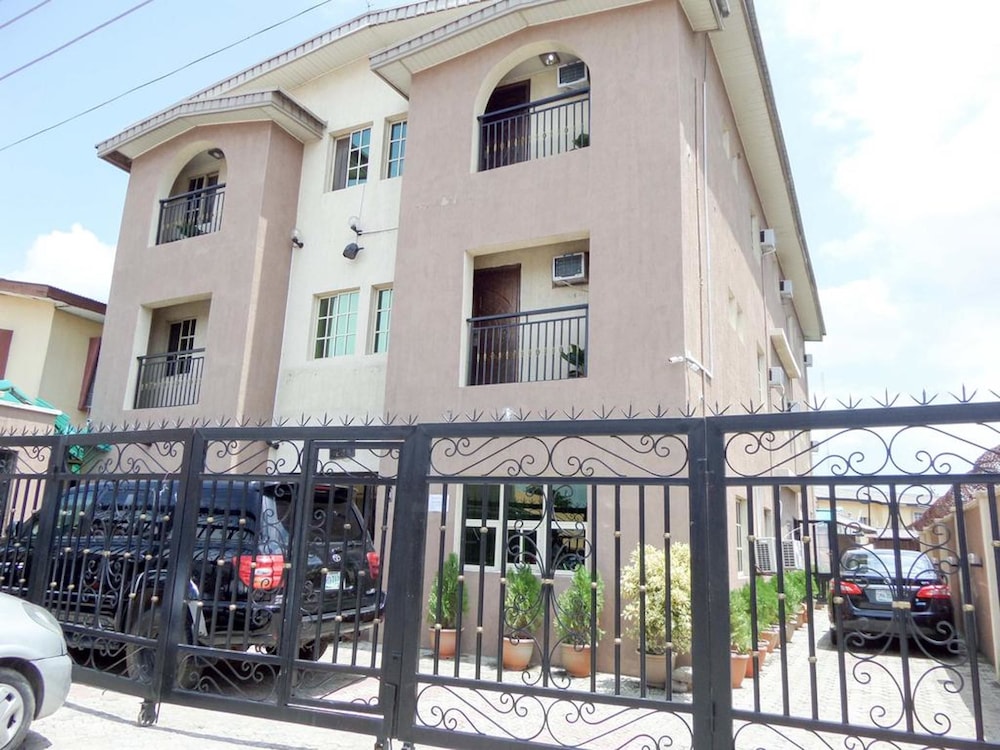 Wonder King Hotel