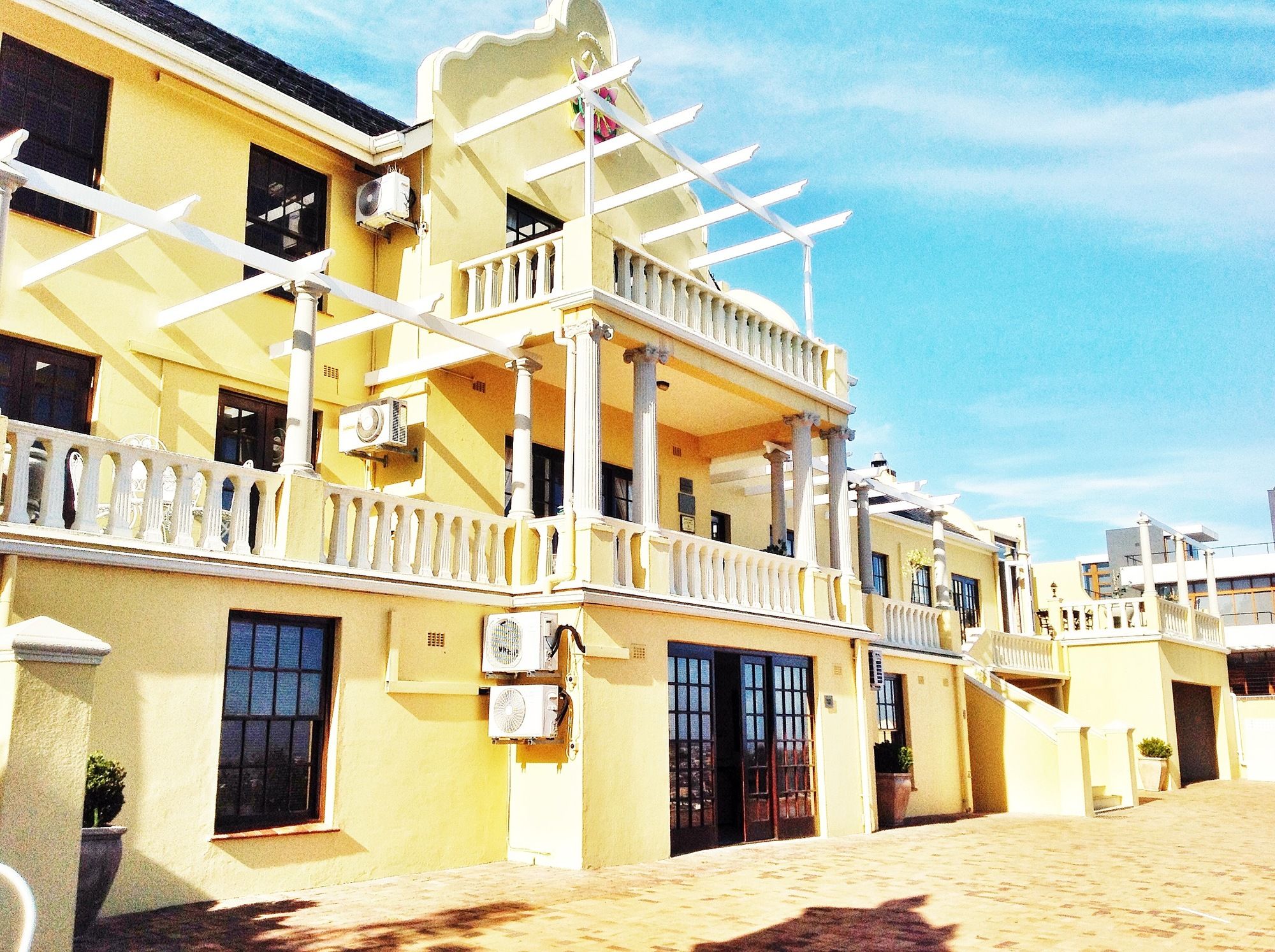 Cape Grandeur