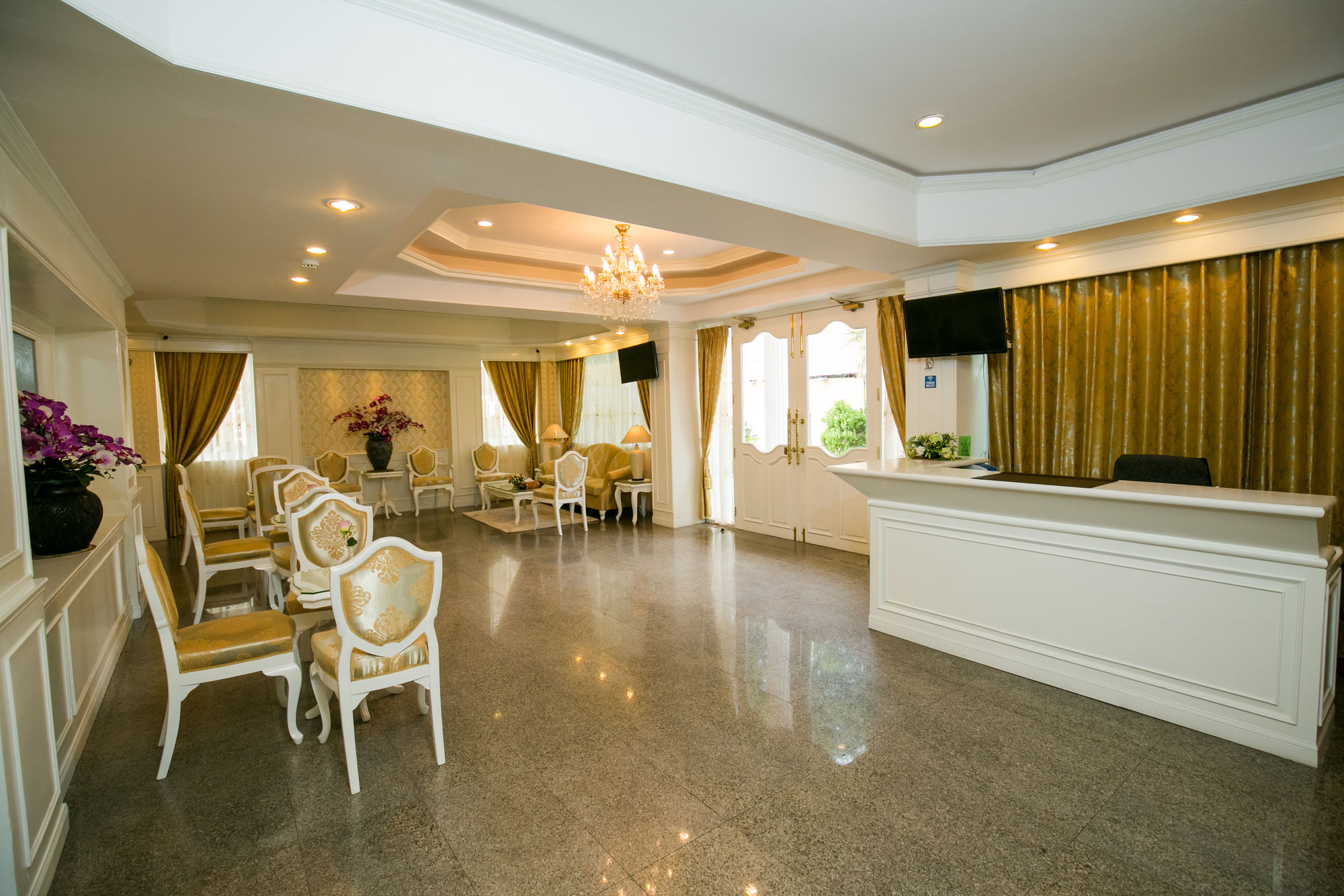 Le Paradis Bangkok Hotel & Residence