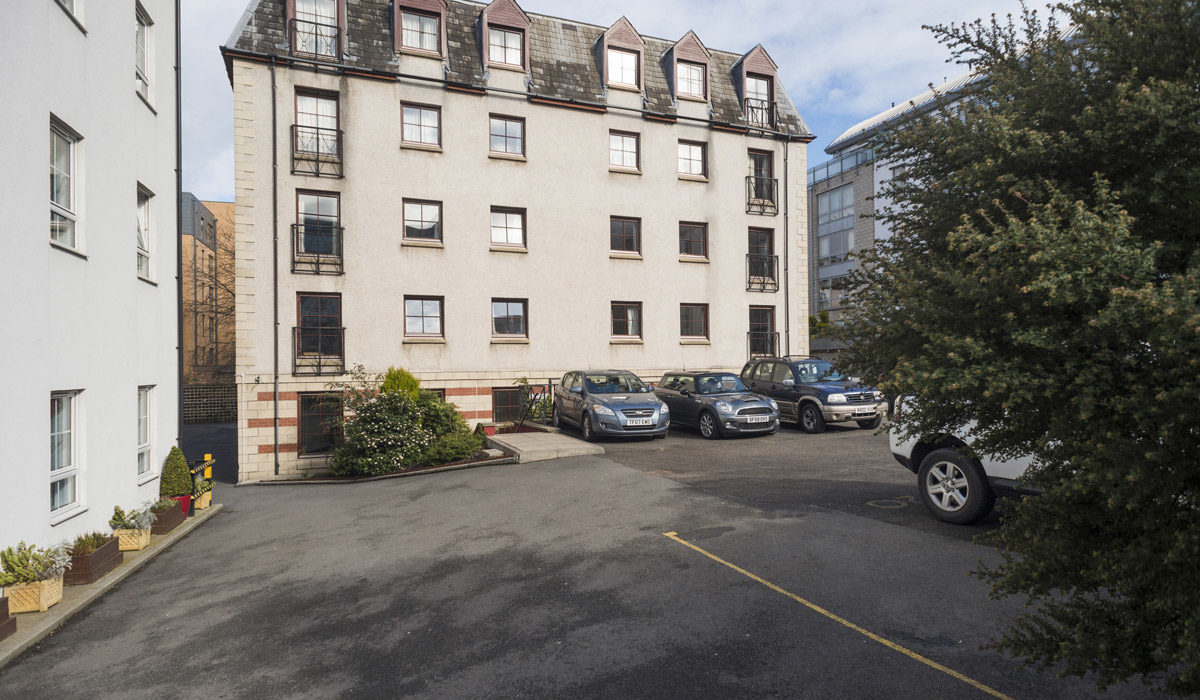 Fountain Court - Grove Apartments
