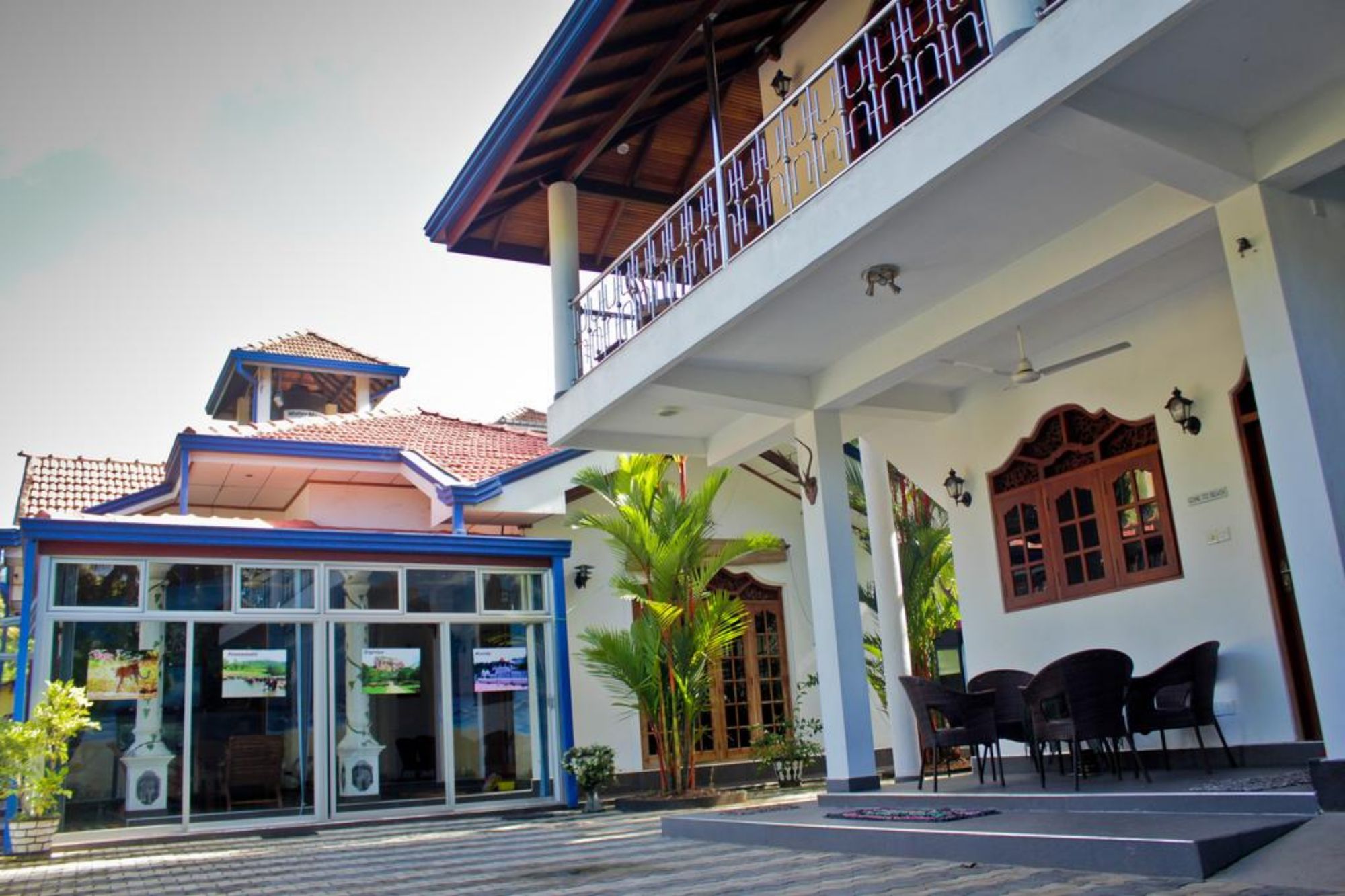 Chamos Villa
