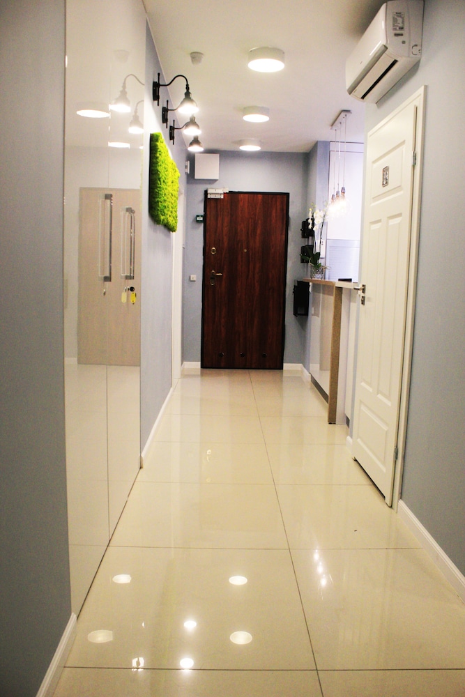 Jessapart Hotel - Triton Park